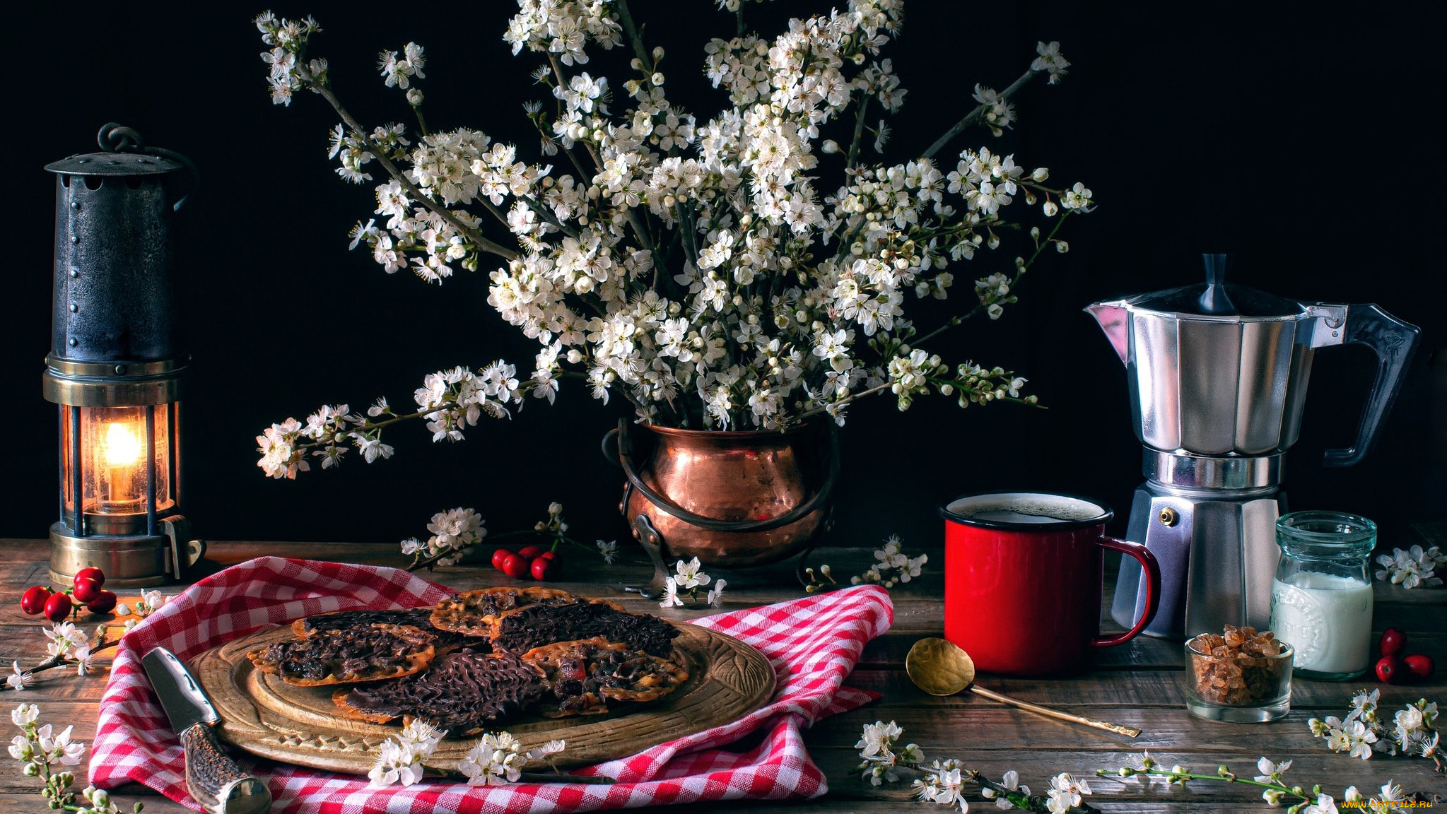 еда, натюрморт, лампа, букет, кофе, кофейник