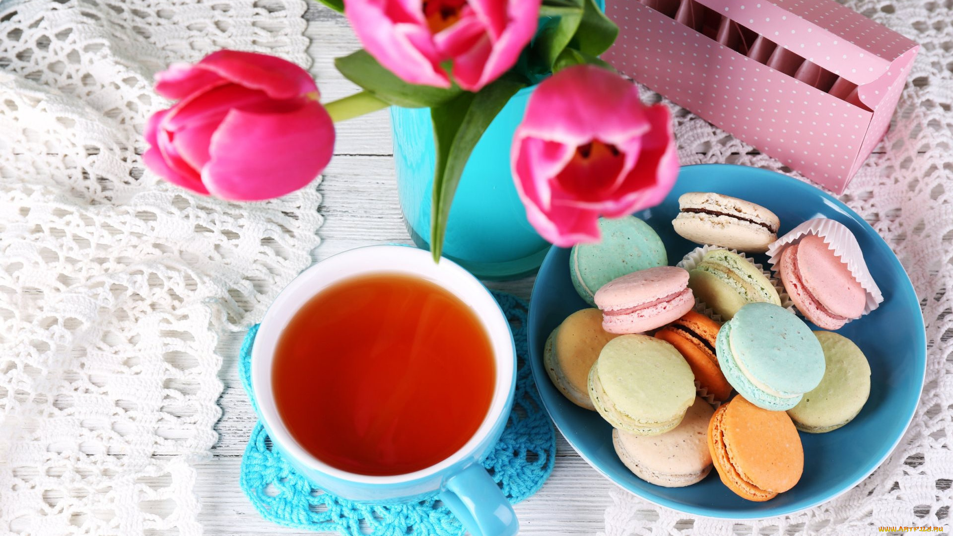 еда, макаруны, тюльпаны, чай