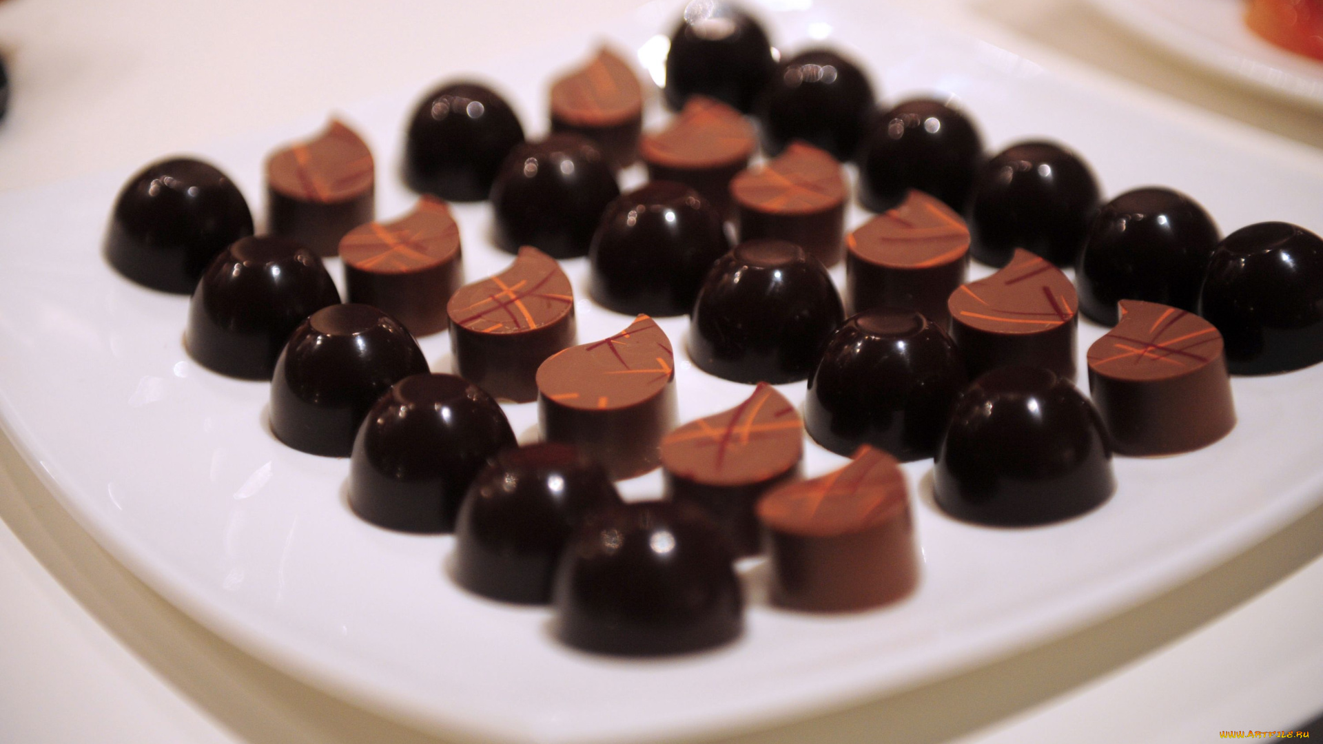 еда, конфеты, , шоколад, , сладости, ассорти, ряды, тарелка