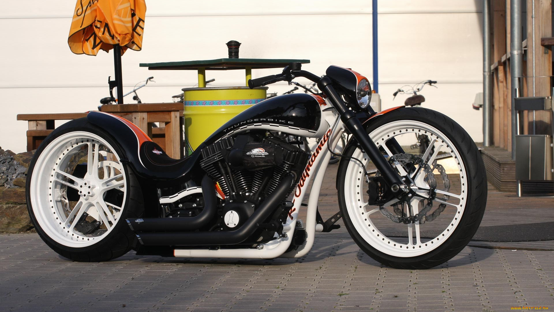 мотоциклы, customs, кастомизированный, тюнингованый, мотоцикл, крутой, байк, железный, конь, который, даёт, свободу, ветер, в, лицо, и, волосы, по, ветру