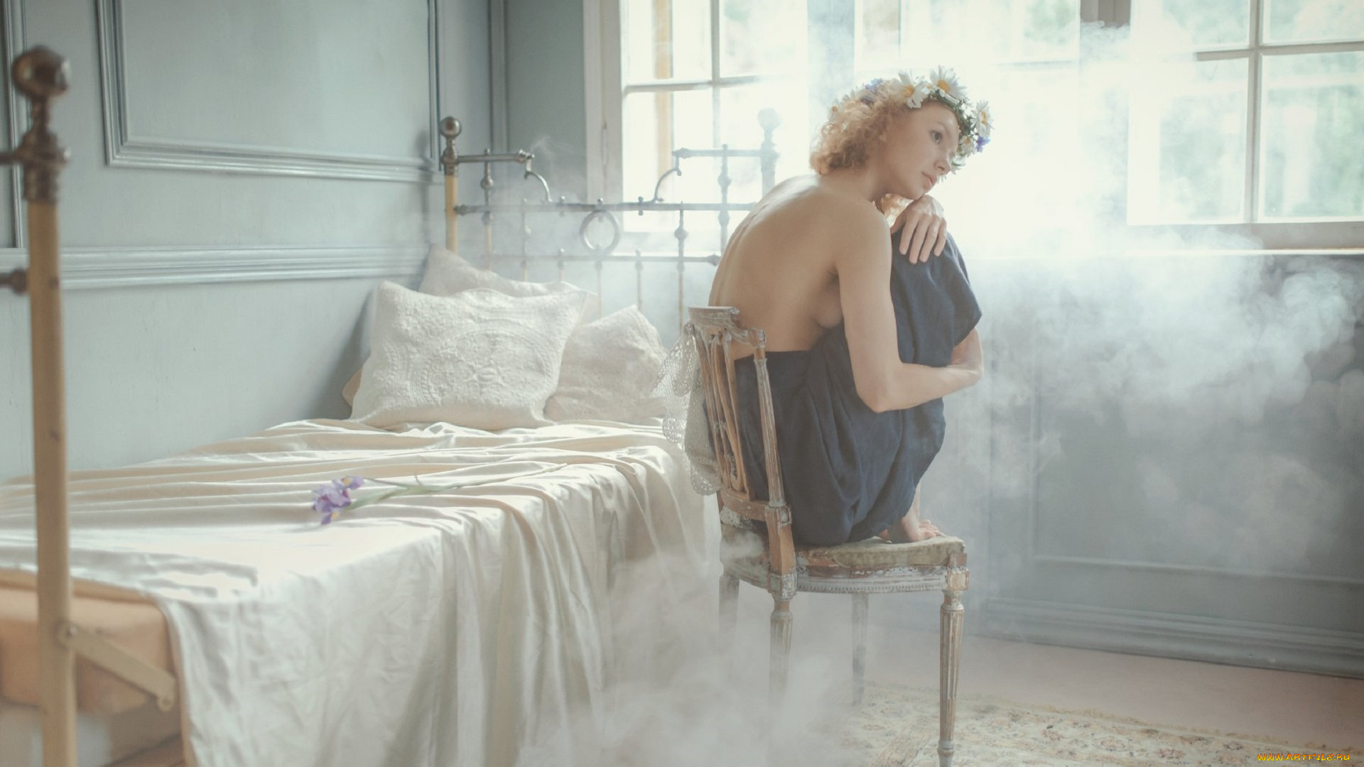 девушки, -, блондинки, , светловолосые, блондинка, юбка, стул, кровать, окно, дым