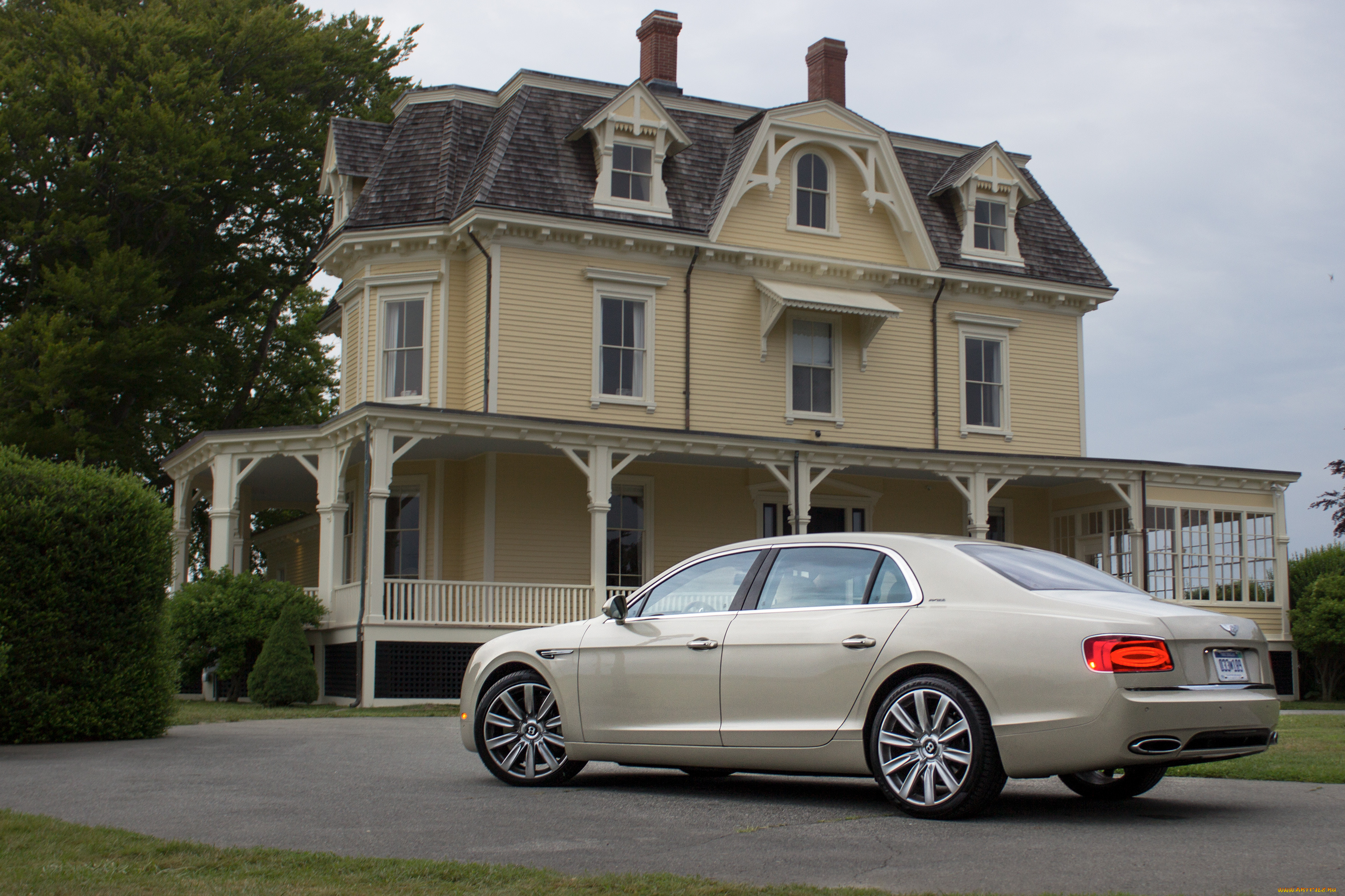 автомобили, bentley