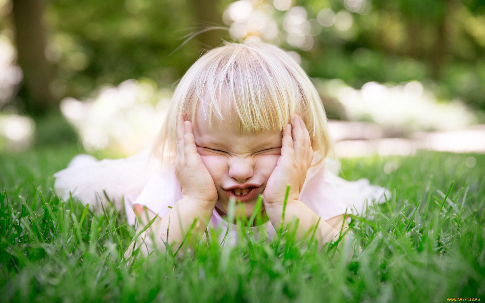 разное, люди, девочка, гримаса, трава