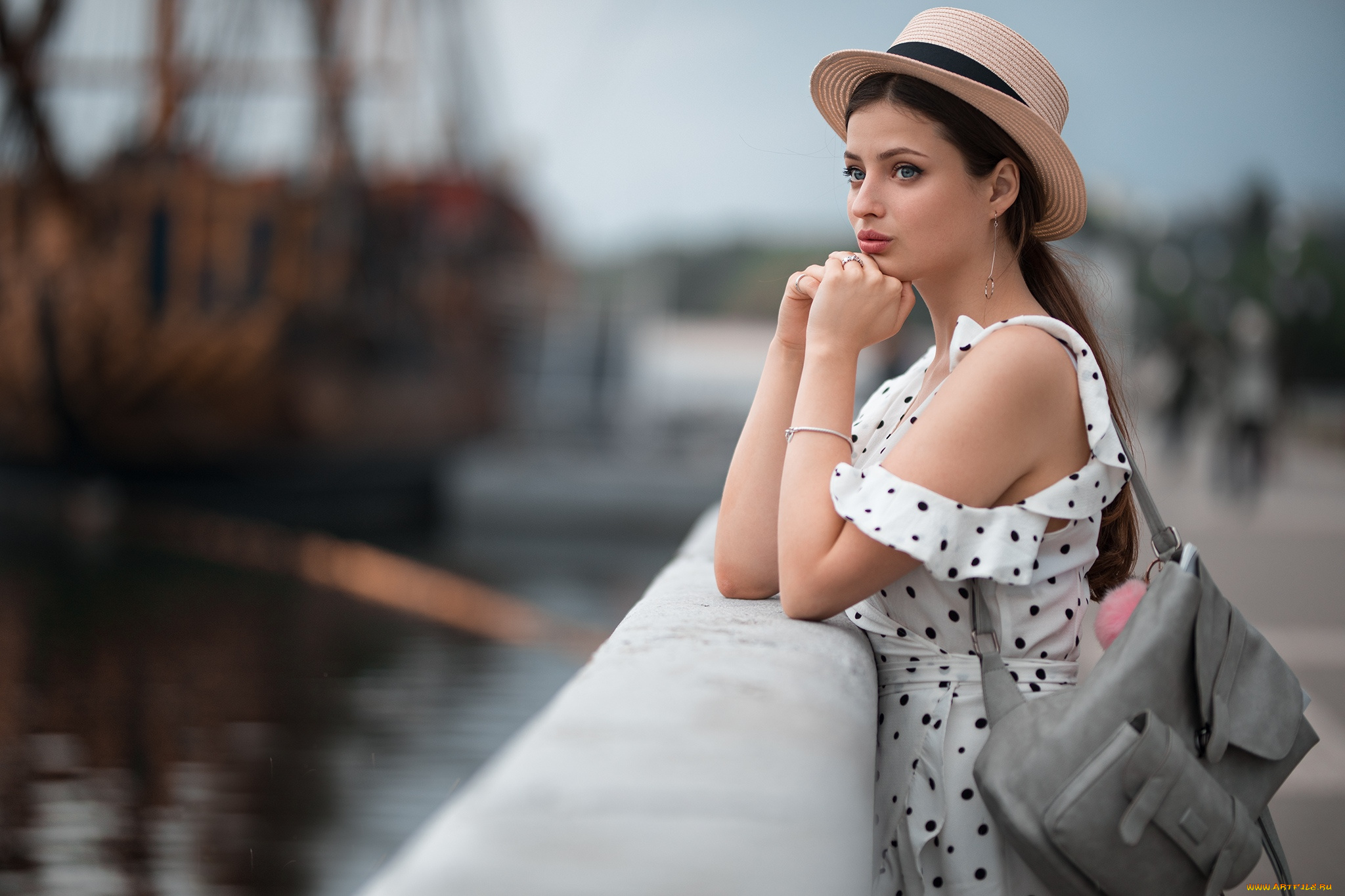 девушки, вероника, авдеева, женщины, в, шляпах, взгляд, сторону, прикосновение, к, лицу, платья, рюкзаки, вид, сбоку, глубина, резкости, дмитрий, шульгин, вероника, авдеева, стильно, мода