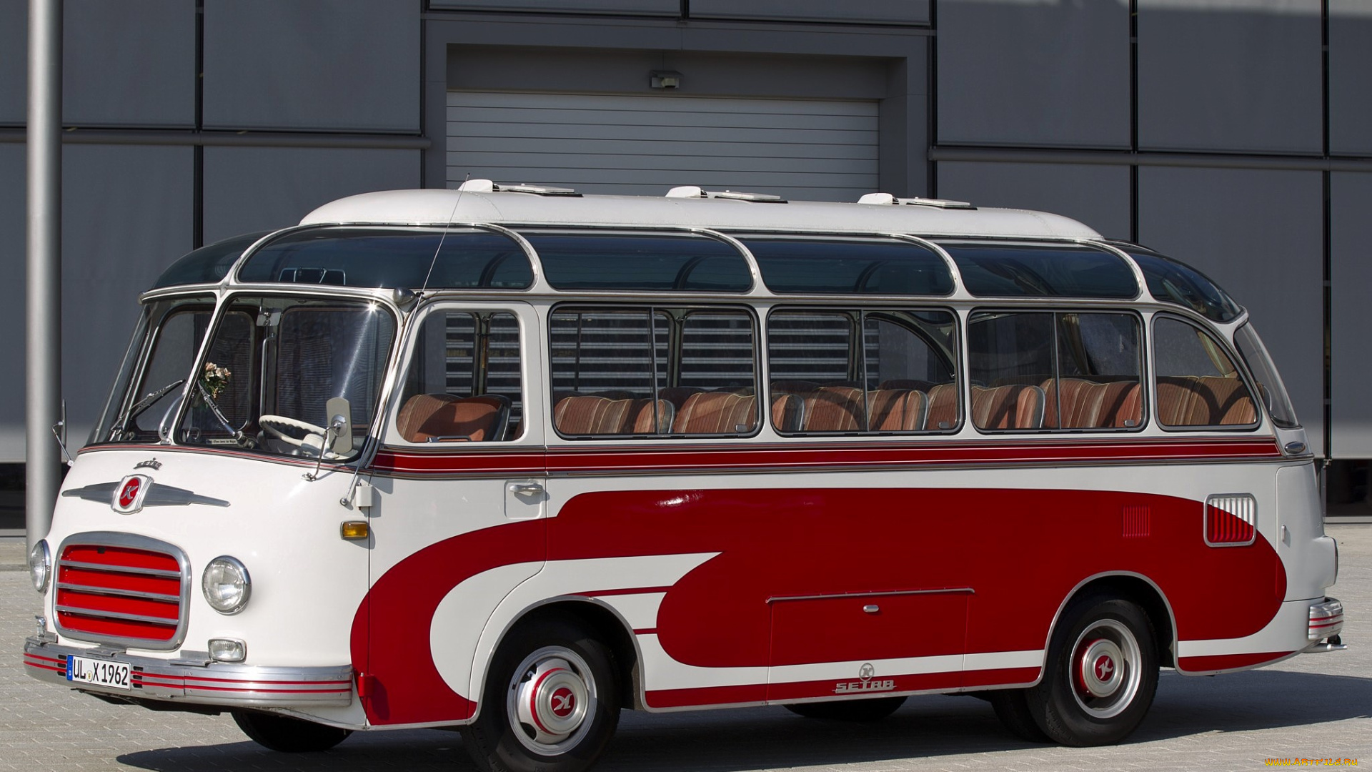 автомобили, автобусы