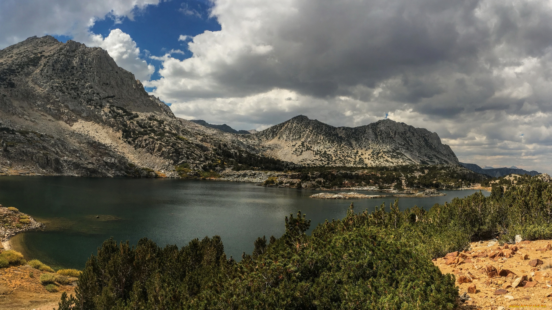 природа, реки, озера, кусты, сша, калифорния, камни, озеро, горы, деревья, облака, небо