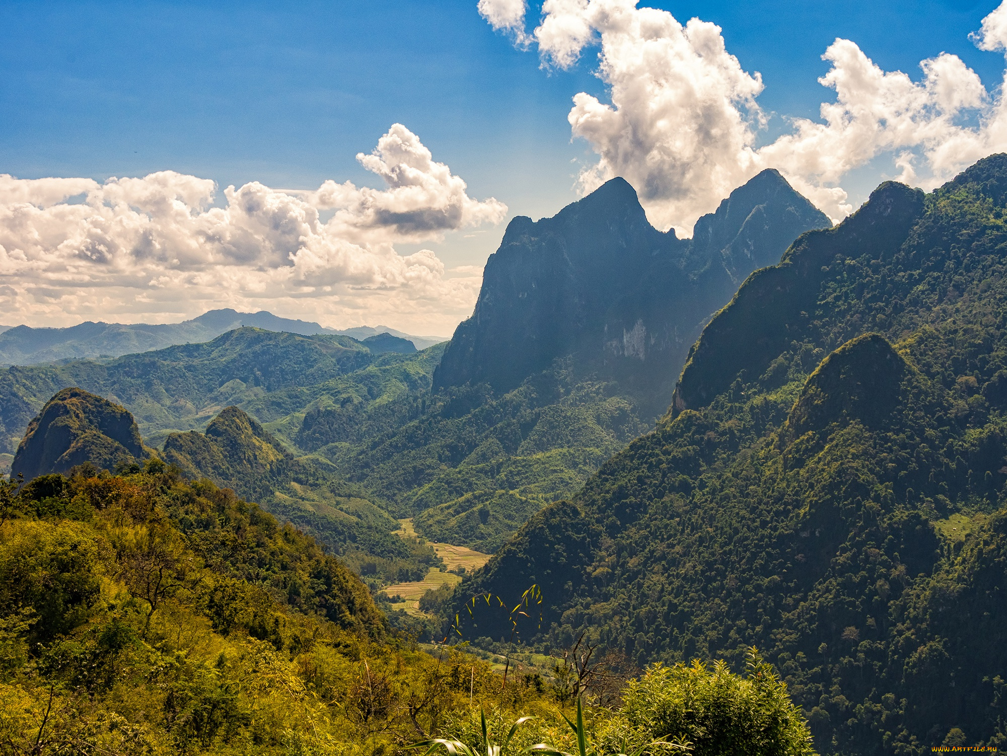 природа, горы, небо, облака, солнце, деревья, лес, laos, ущелье, долина, скалы, высота
