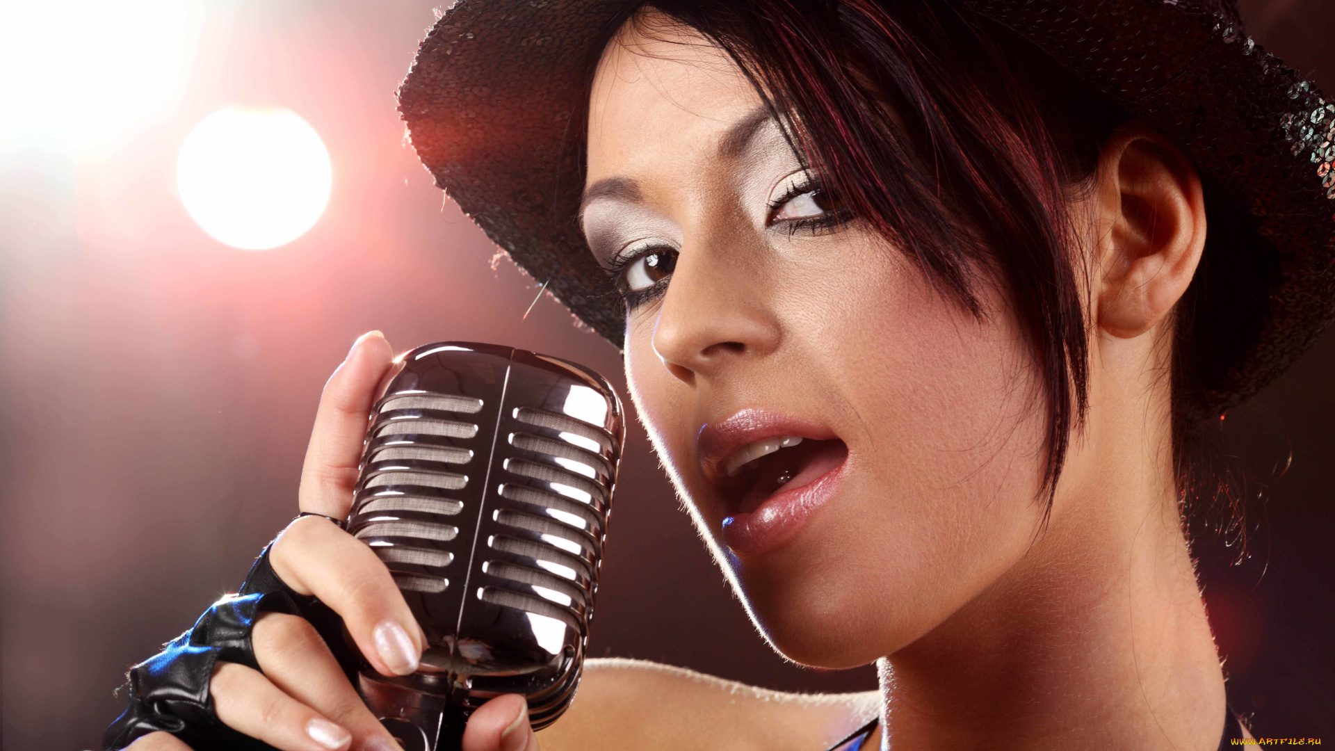 музыка, -другое, микрофон, девушка, взгляд, лицо