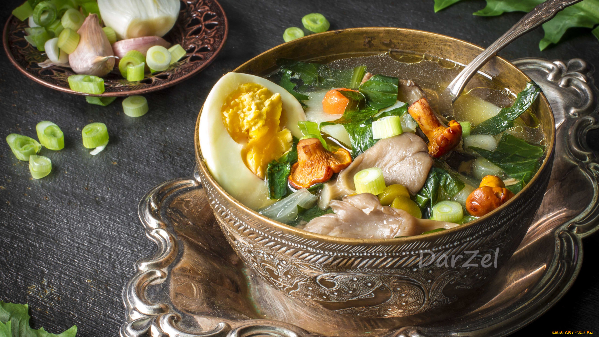 еда, первые, блюда, лисички, чеснок, грибы, посуда, суп, зелень, лук