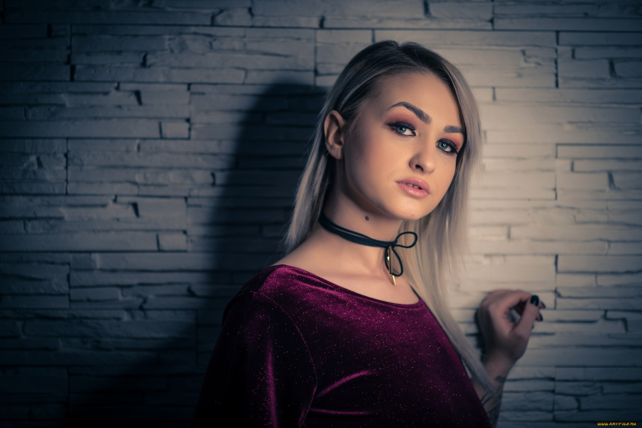 kylie, jones, девушки, девушка, женщина, блондинка, светловолосая, сексуальная, модель, звезда, позирует, разная, обувь, верхняя, стильная, одежда, нижнее, эротическое, бельё, трусы, лифчик, колготки, чулки, аксессуары, макияж, и, множество, элементов, на, фотографии