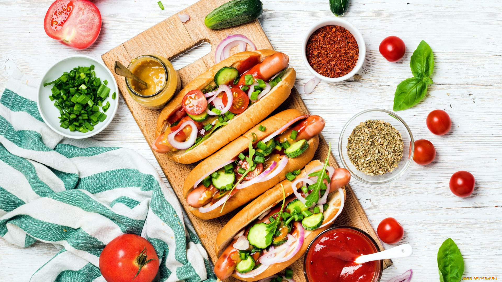 еда, бутерброды, , гамбургеры, , канапе, горчица, кетчуп, помидоры, хот, дог, базилик