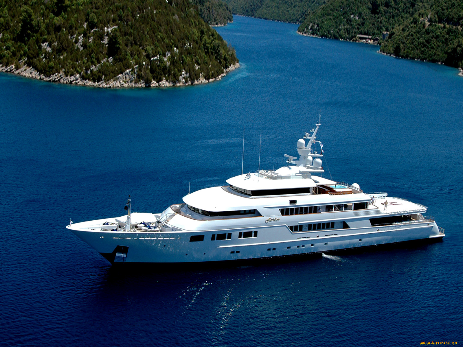 корабли, катера