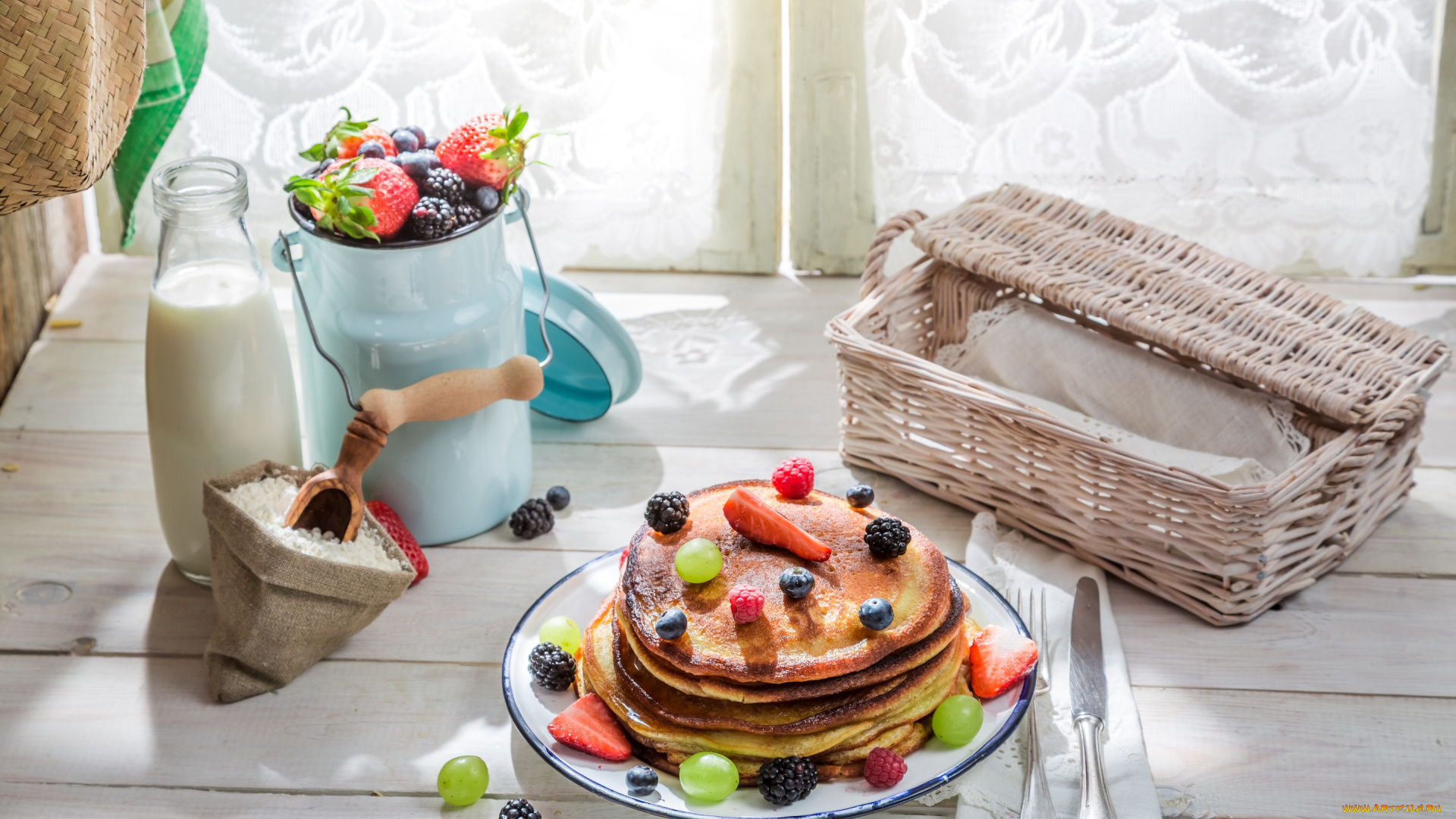 еда, блины, , оладьи, berries, breakfast, pancakes, завтрак, выпечка, milk, молоко, ягоды