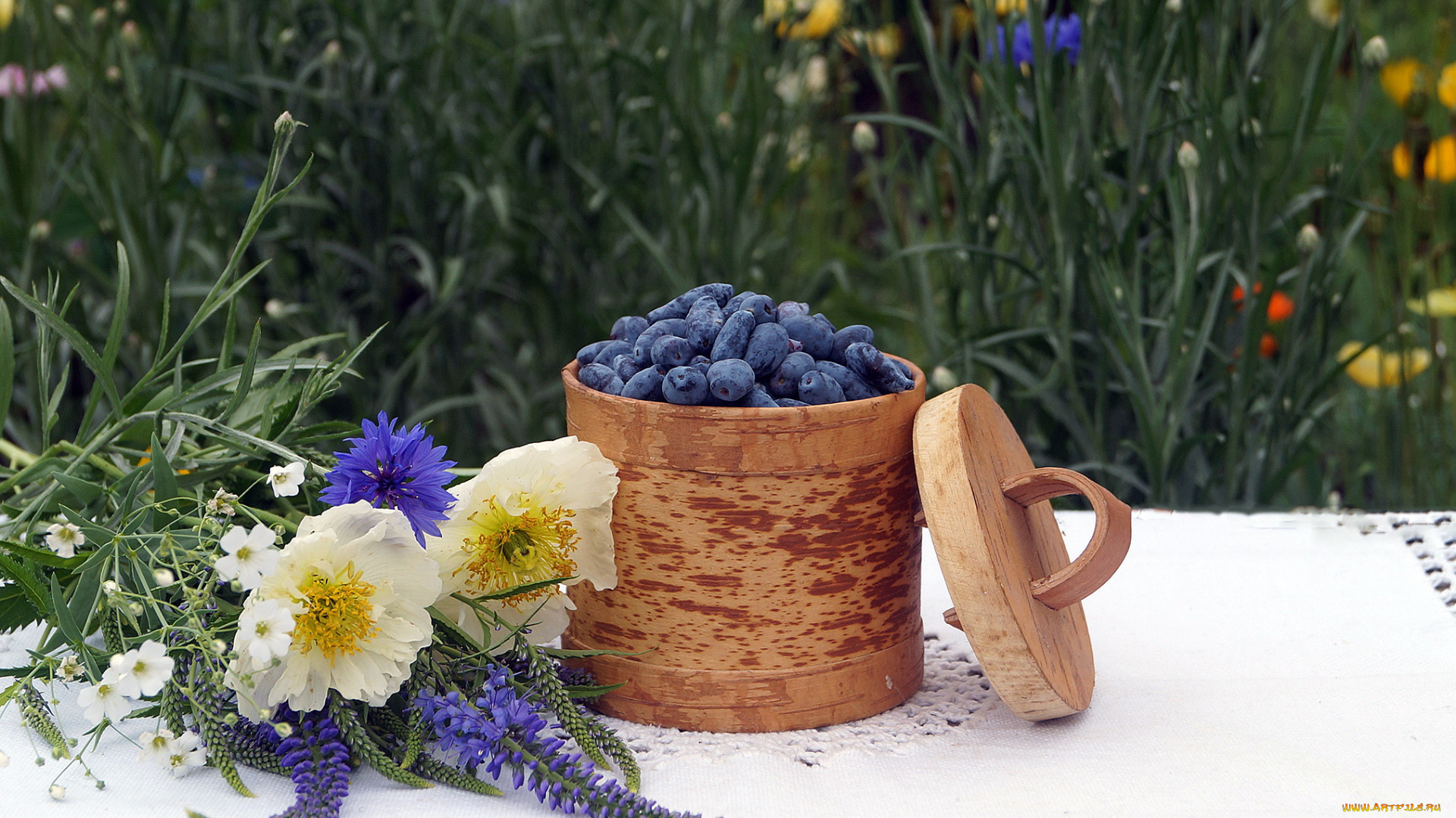 еда, натюрморт, жимолость, цветы, лето, конкурс, букет, вкусно