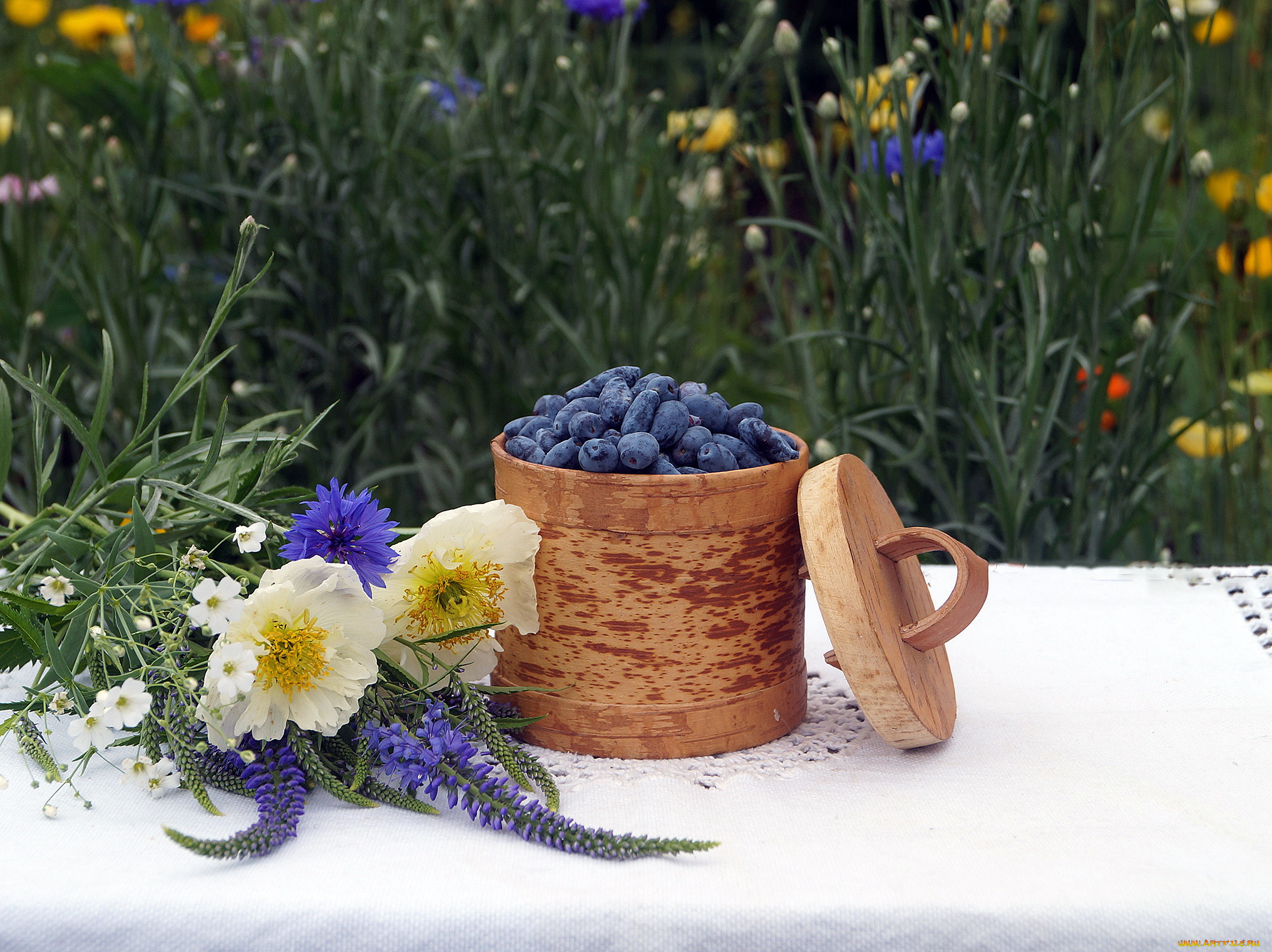 еда, натюрморт, жимолость, цветы, лето, конкурс, букет, вкусно