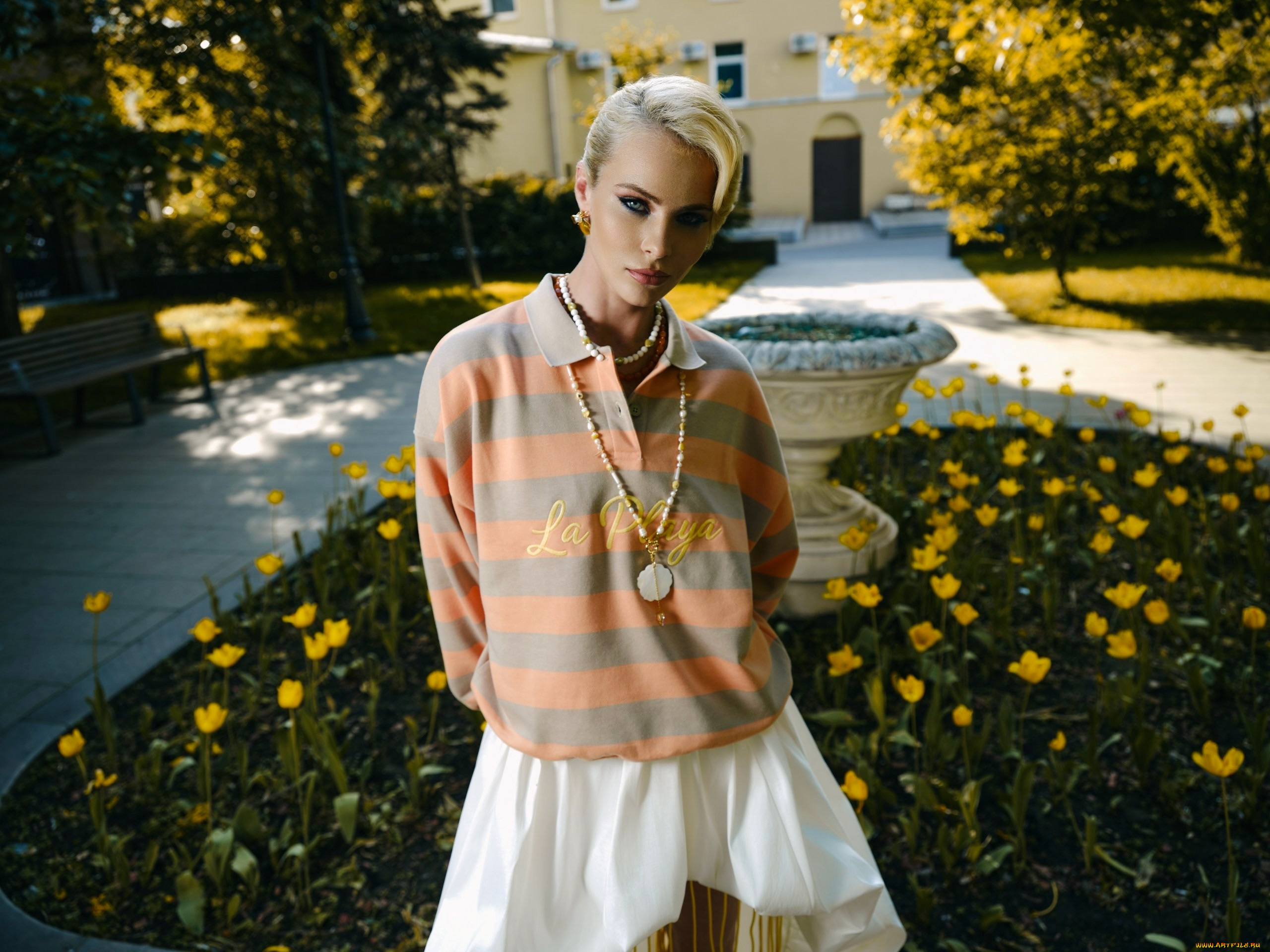 сексуальная, девушка, девушки, -, блондинки, , светловолосые, девушка, женщина, блондинка, светловолосая, сексуальная, модель, звезда, позирует, разная, обувь, верхняя, стильная, одежда, нижнее, эротическое, бельё, трусы, лифчик, колготки, чулки, аксессуары, макияж, и, множество, элементов, на, фотографии