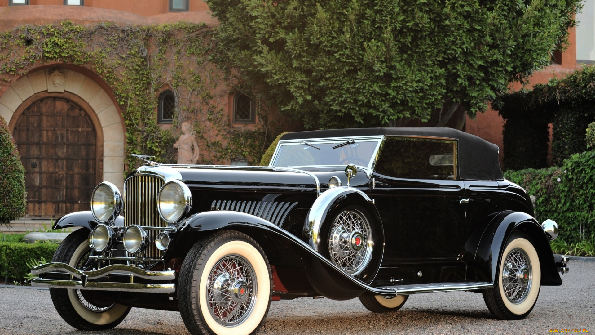 автомобили, классика, автомобиль, дом, дерево, кустарник, дорога, статуя