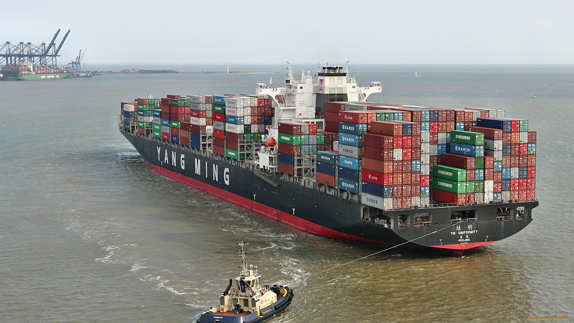 корабли, разные, вместе, буксир, контейнеровоз