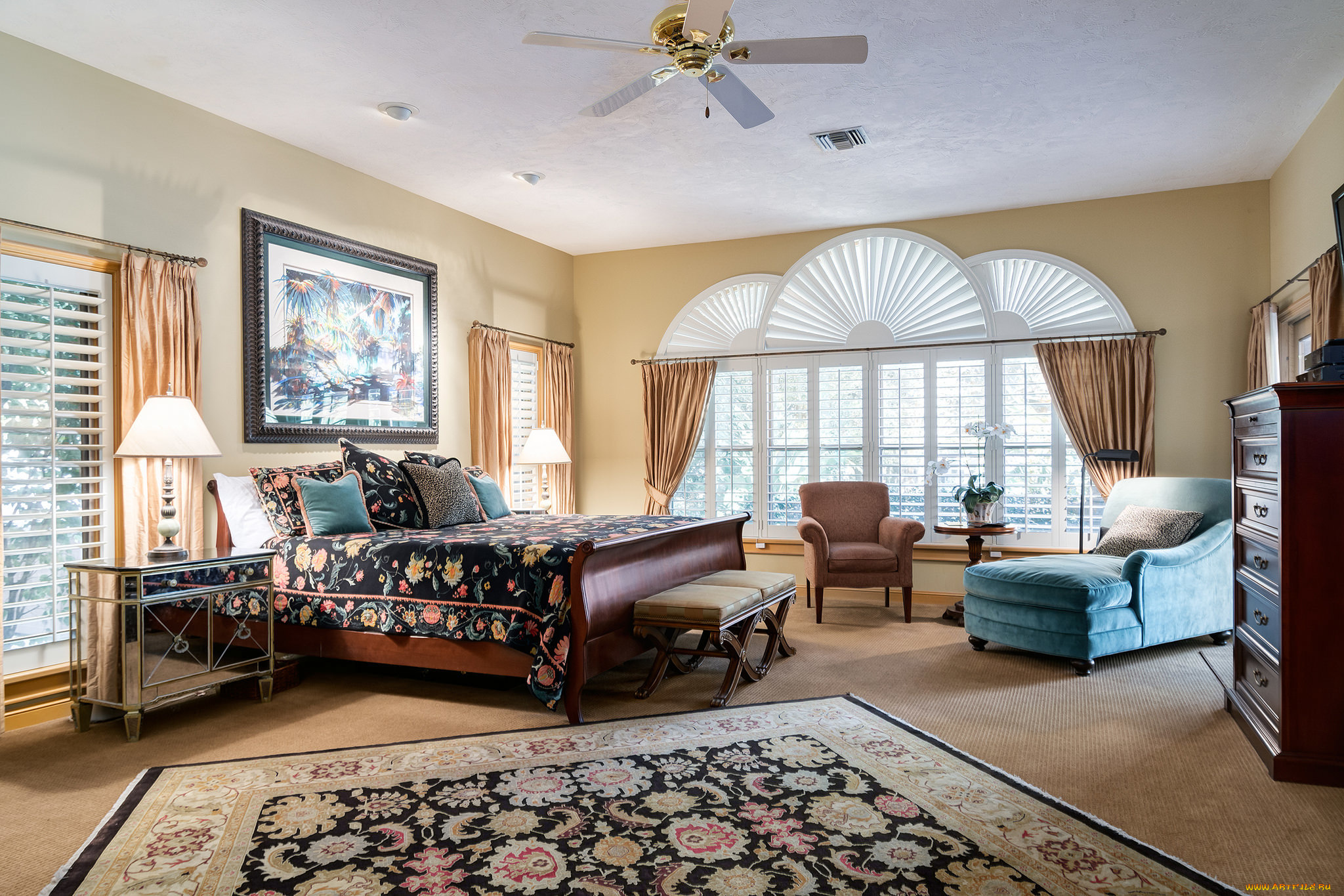 интерьер, спальня, картина, окна, подушки, лампа, кровать, комод, ковер, дизайн, кресло