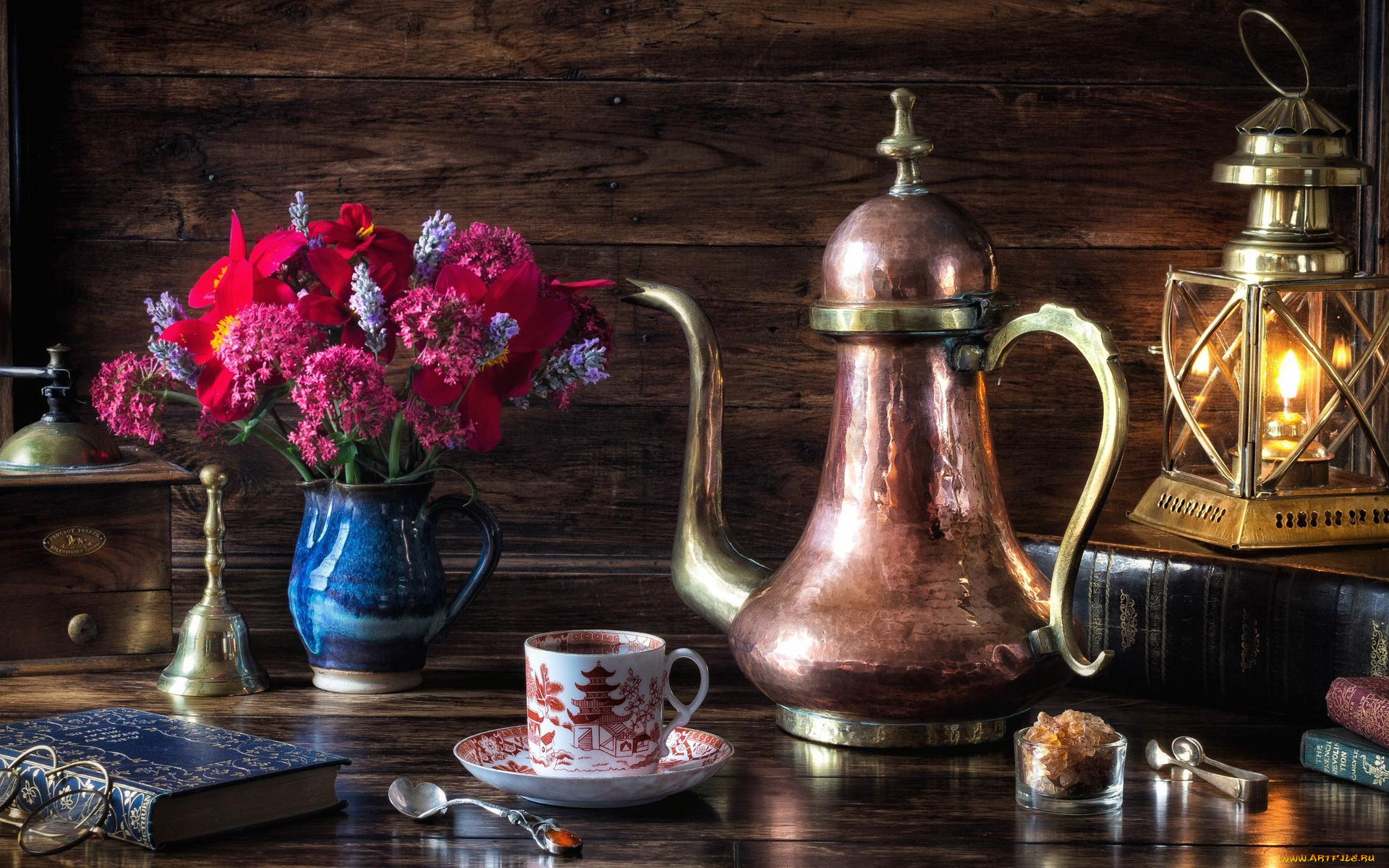 еда, натюрморт, цветы, книги, чайник, лампа, букет