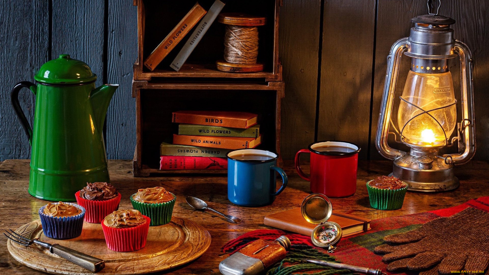 еда, натюрморт, лампа, кофейник, кофе, кексы, книги, фляжка