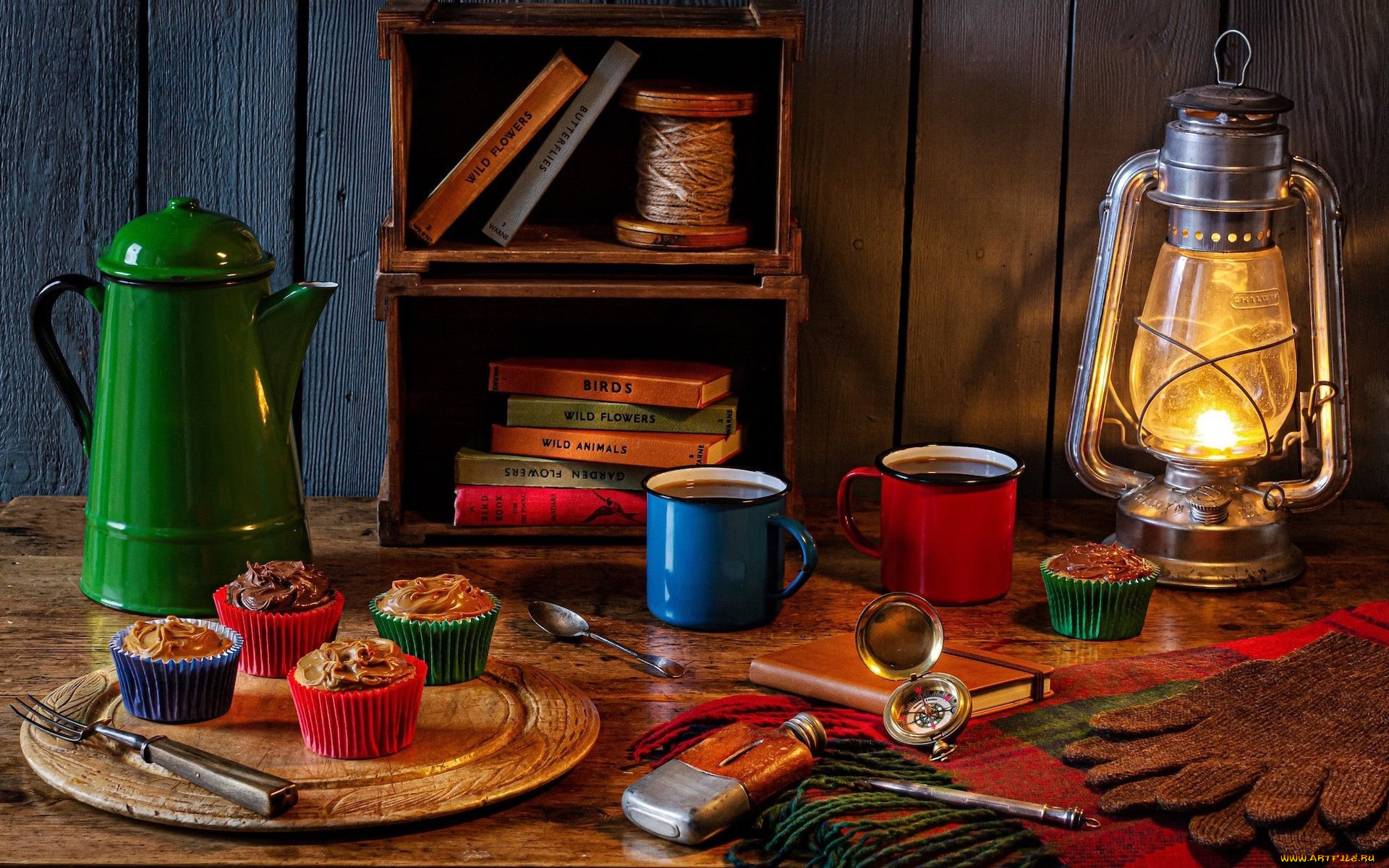 еда, натюрморт, лампа, кофейник, кофе, кексы, книги, фляжка