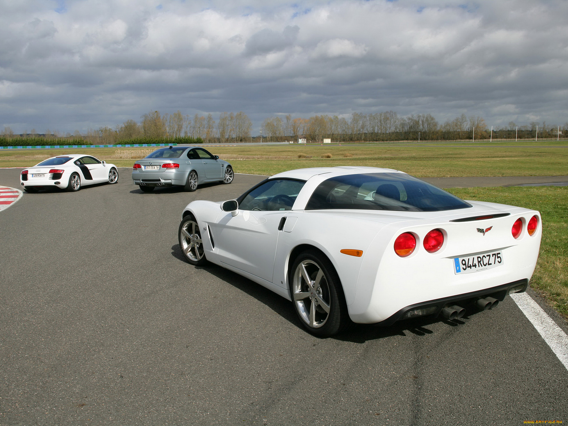 автомобили, разные, вместе