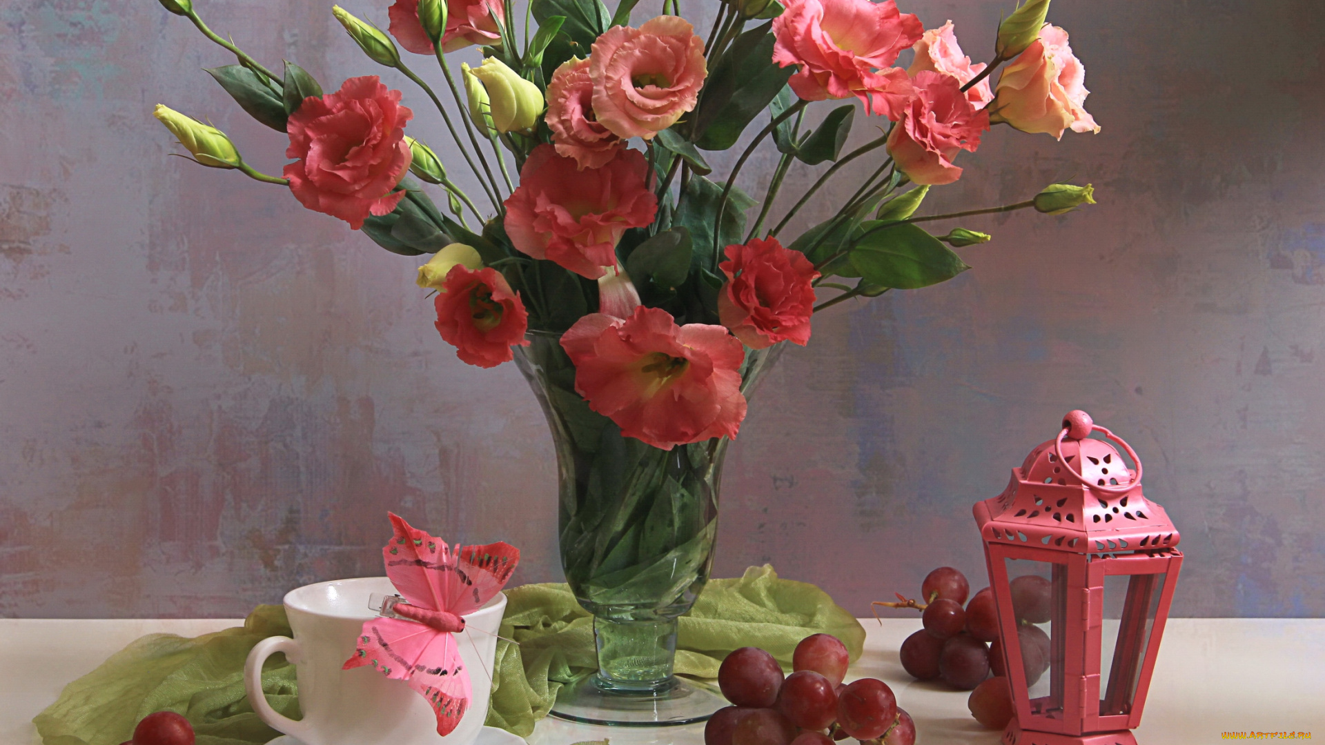 цветы, эустома, бабочка, виноград, букет