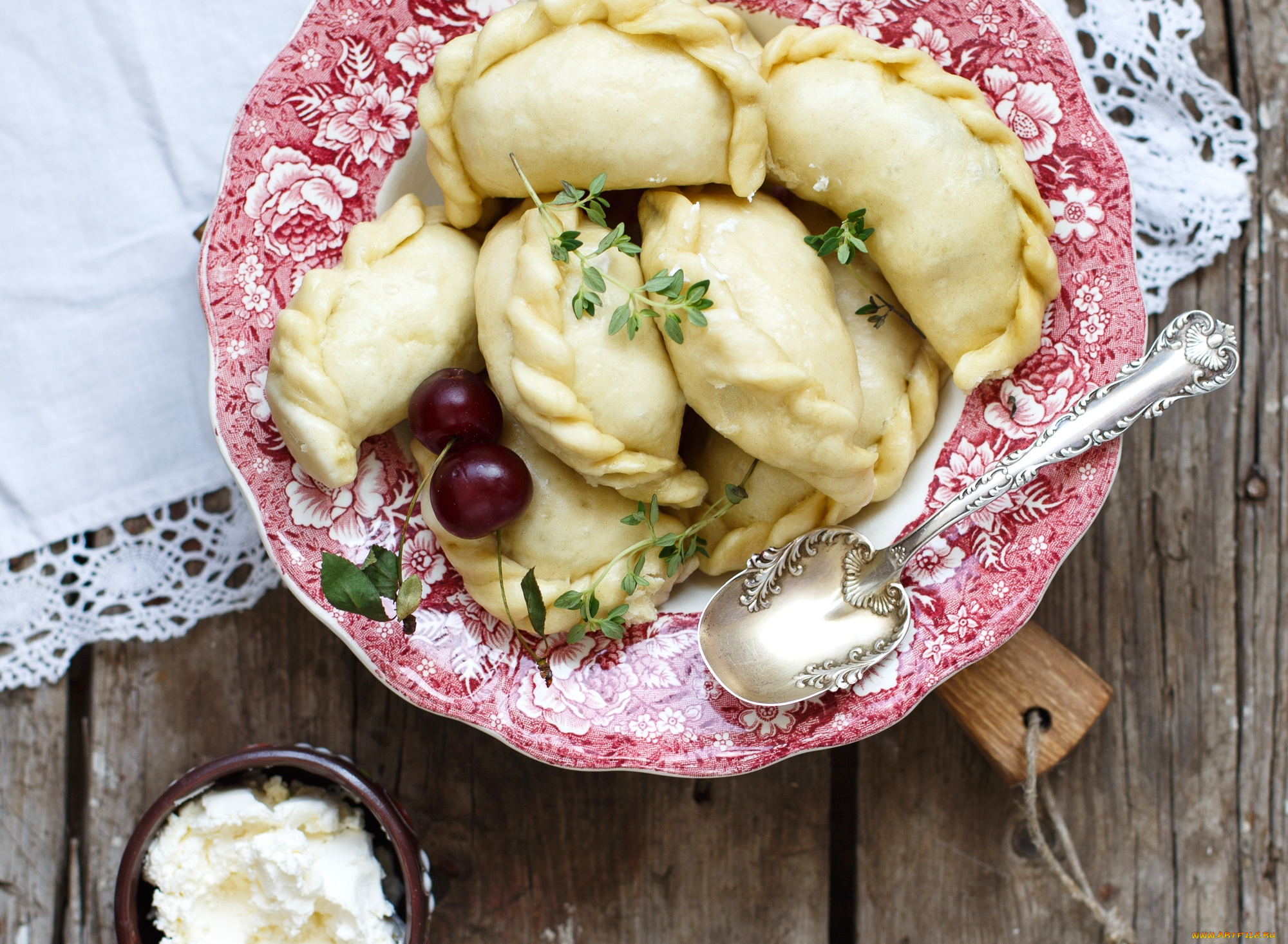 еда, пельмени, , манты, , вареники, ложка, вишни, вареники