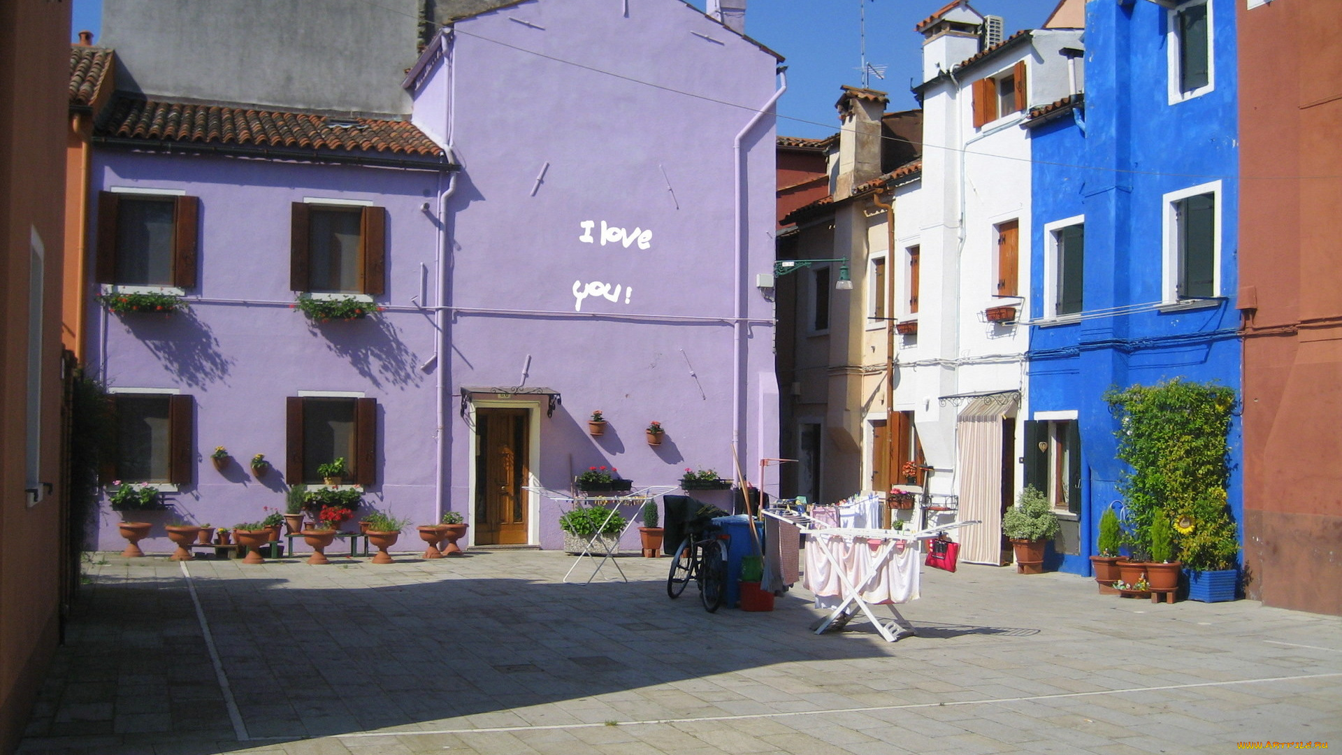 разное, сооружения, постройки, надпись, цветы, двор