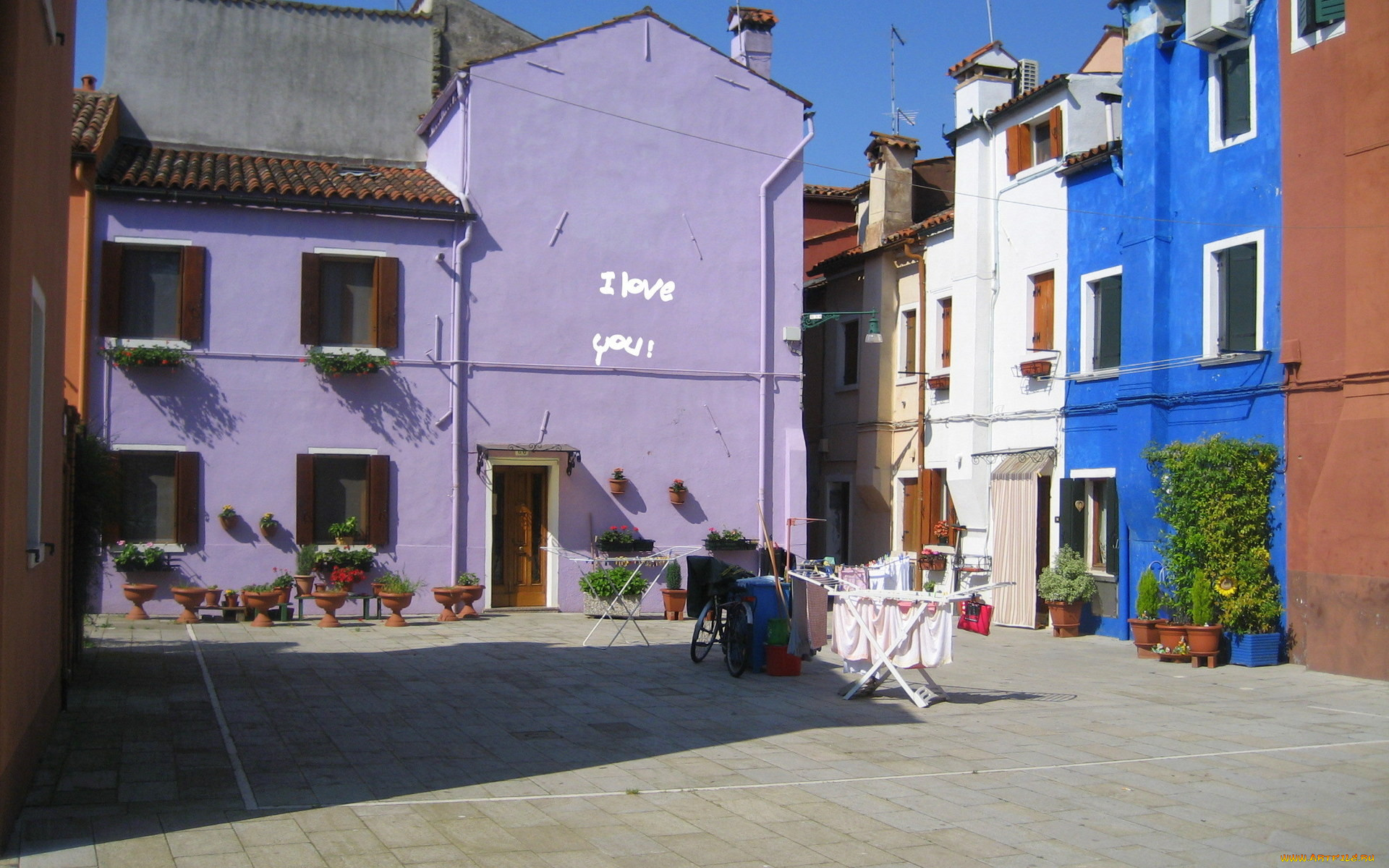 разное, сооружения, постройки, надпись, цветы, двор