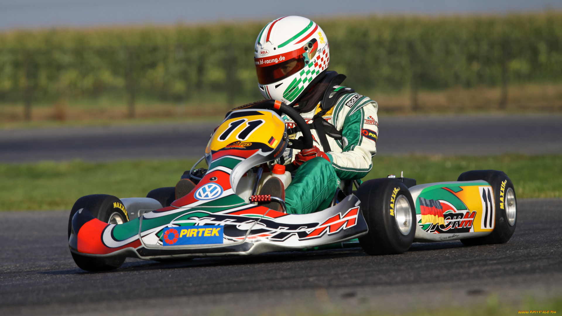 спорт, автоспорт, гонщик, шлем, вираж, карт, трек