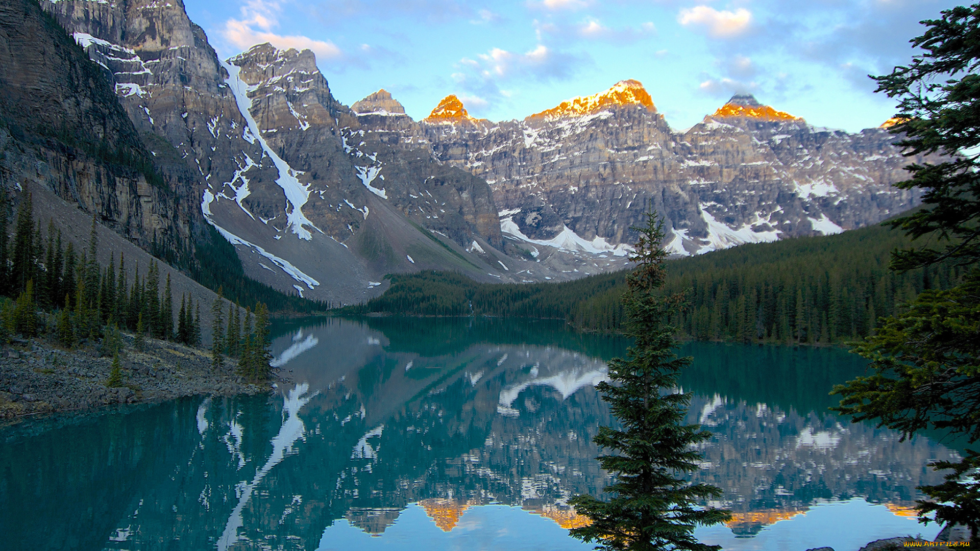 природа, реки, озера, небо, облака, горы, лес, озеро, деревья, отражение