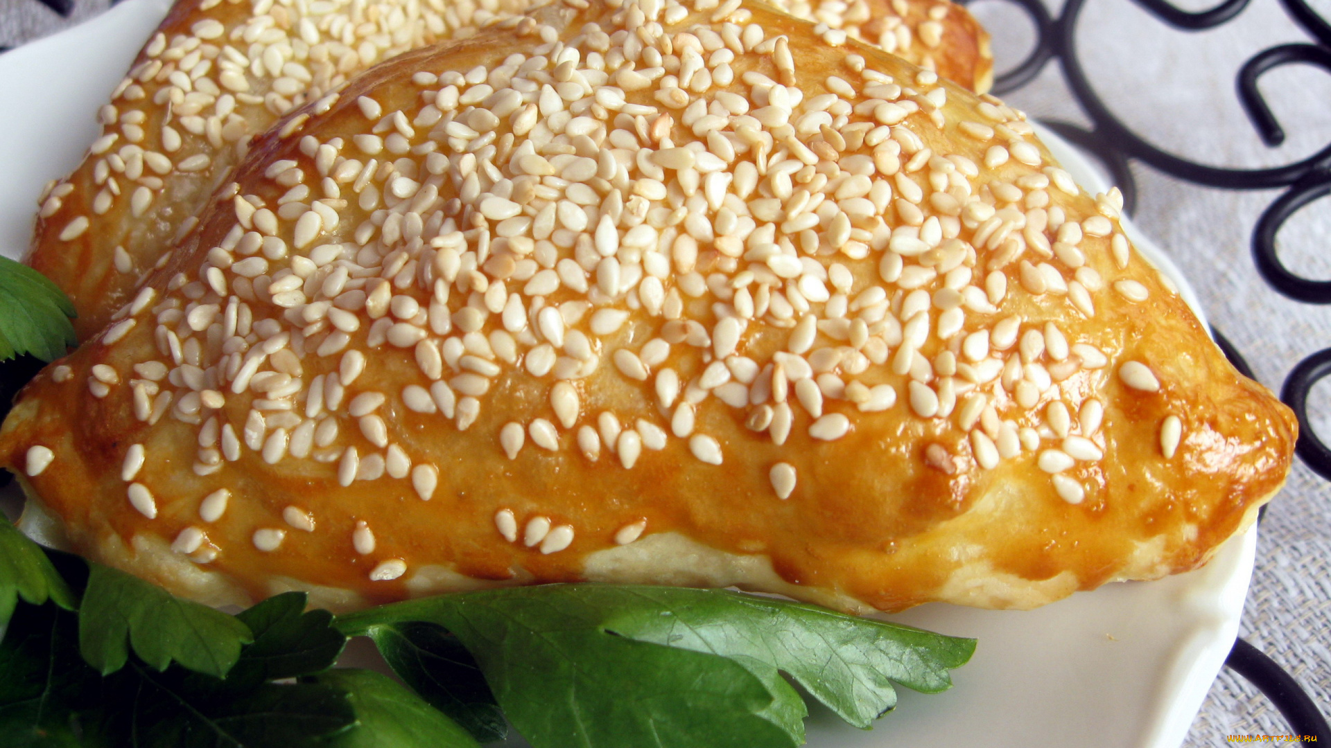 еда, хлеб, , выпечка, петрушка, кунжут, пирожки