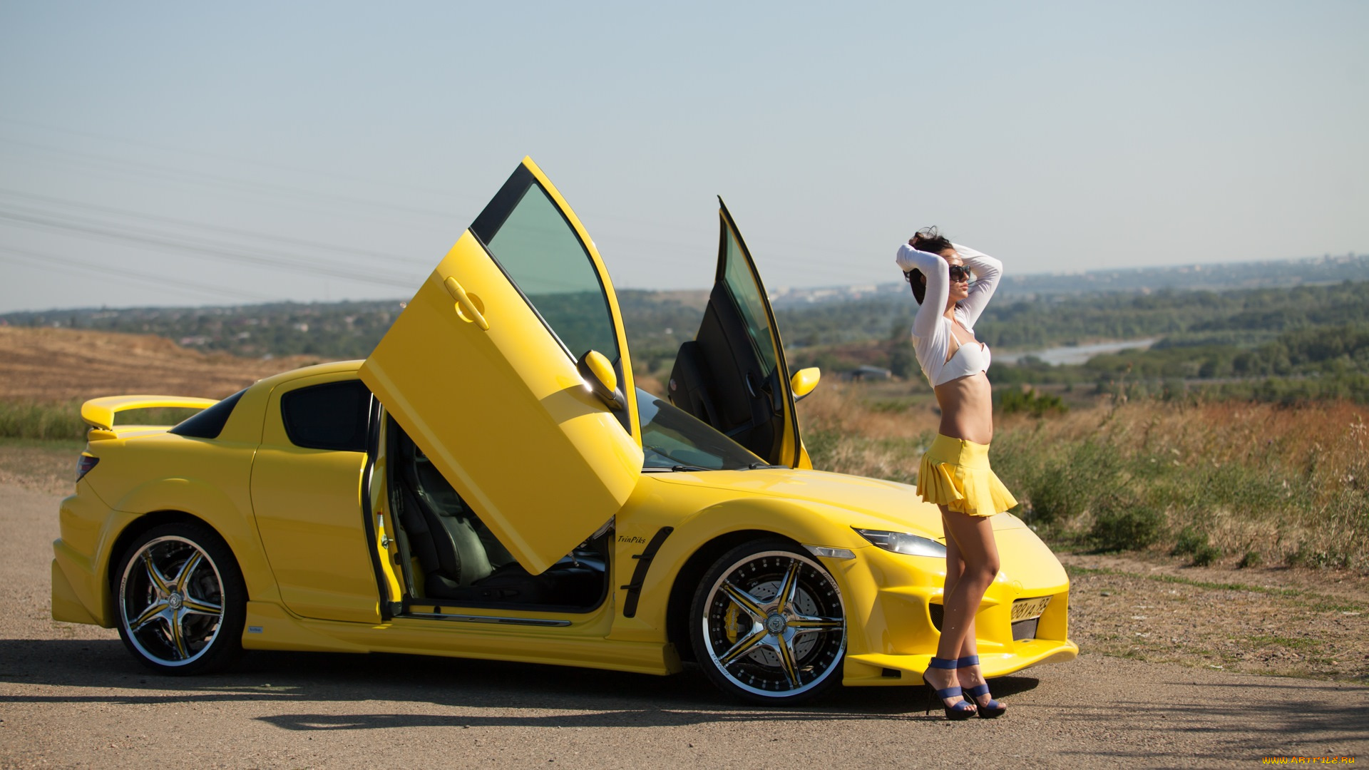 девушка, и, авто, автомобили, -авто, с, девушками, девушка, женщина, шатенка, темноволосая, сексуальная, модель, звезда, позирует, разная, обувь, верхняя, стильная, одежда, нижнее, эротическое, бельё, трусы, лифчик, колготки, чулки, аксессуары, макияж, и, множество, элементов, на, фотографии