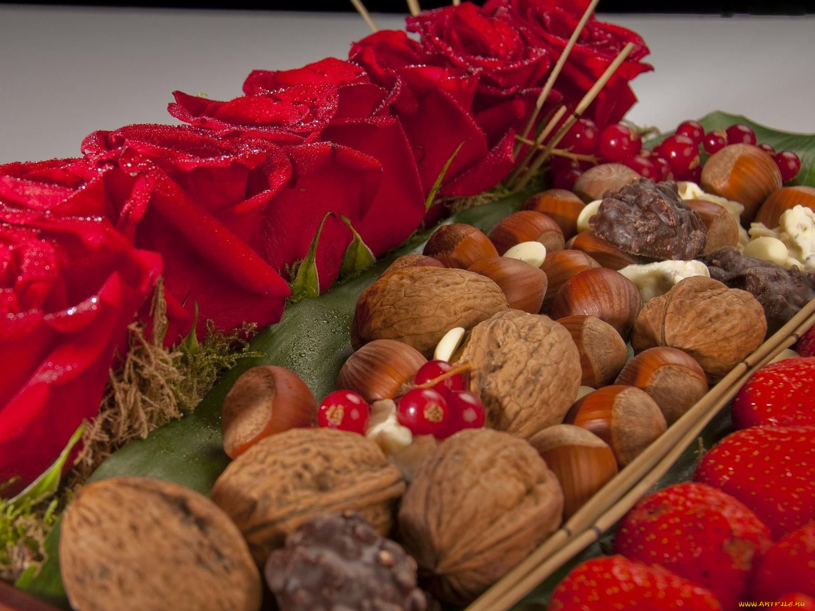 еда, разное, орехи, розы, клубника