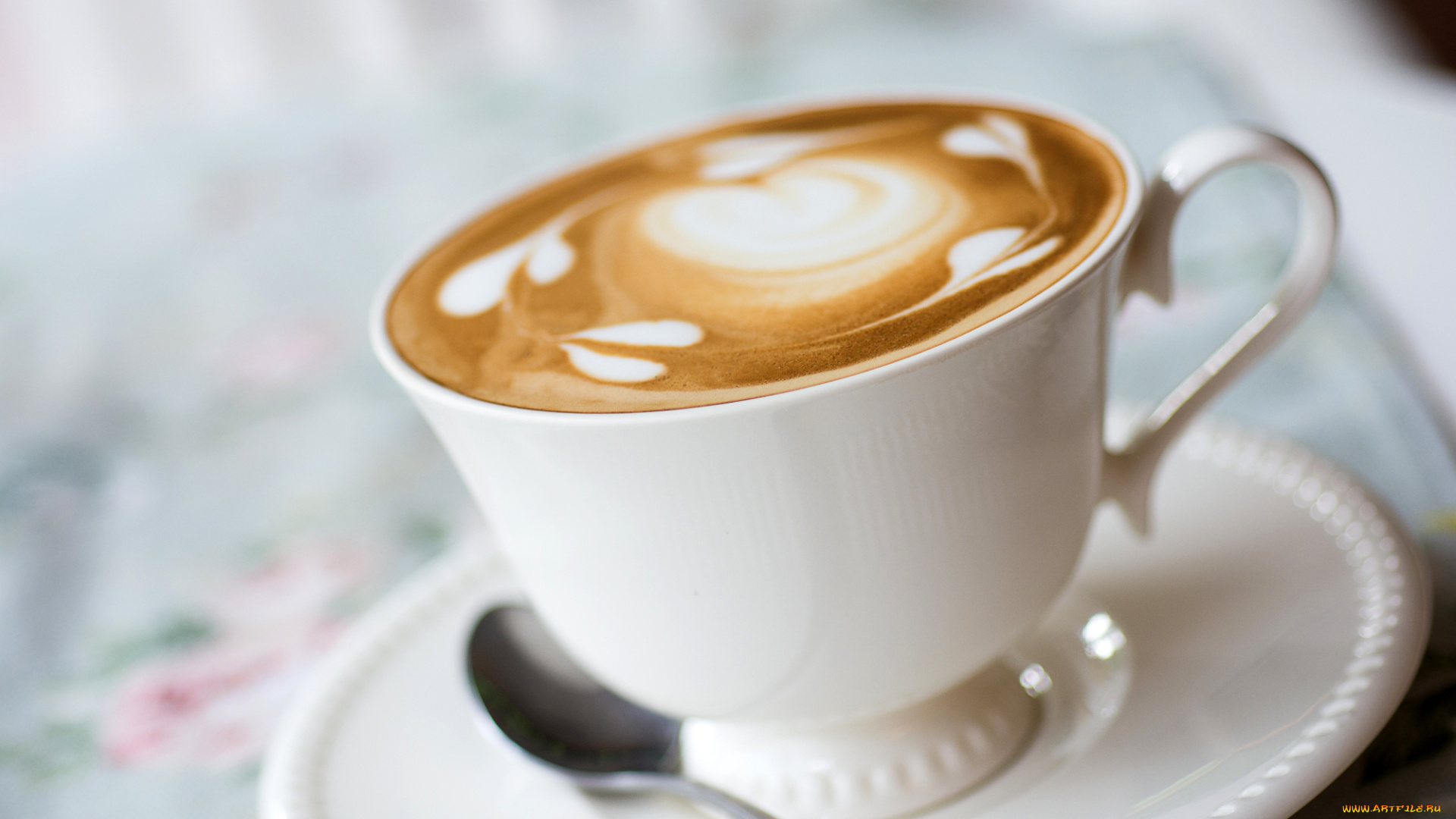 еда, кофе, , кофейные, зёрна, напиток, ложка, блюдце, чашка, узор, пена, молоко, капучино