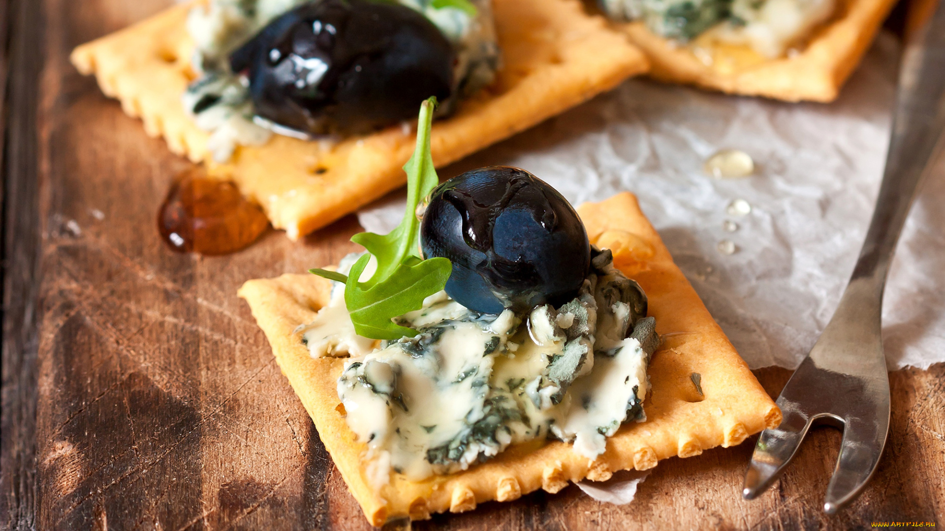 еда, салаты, , закуски, сыр, крекеры, виноград, мёд, мед, закуска