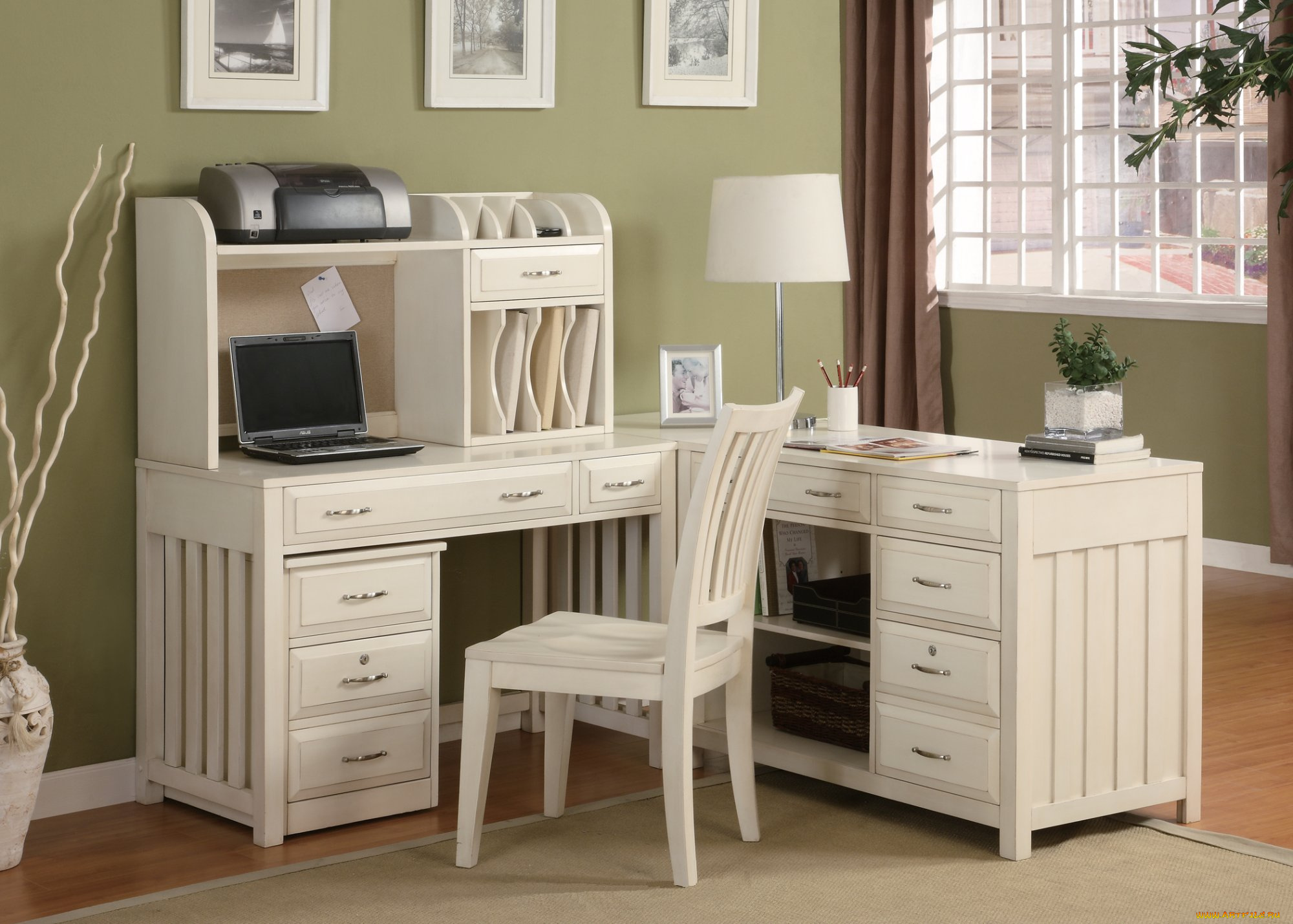 интерьер, кабинет, , библиотека, , офис, стол, стулья, картины, ноутбук