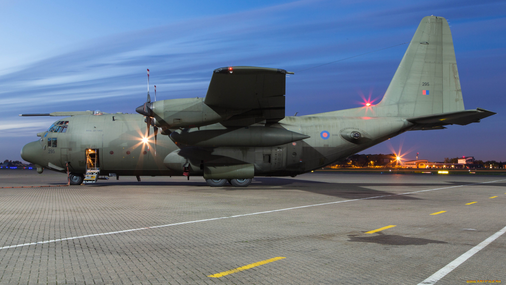 lockheed, c130k, hercules, авиация, военно-транспортные, самолёты, аэродром, стоянка, транспорт