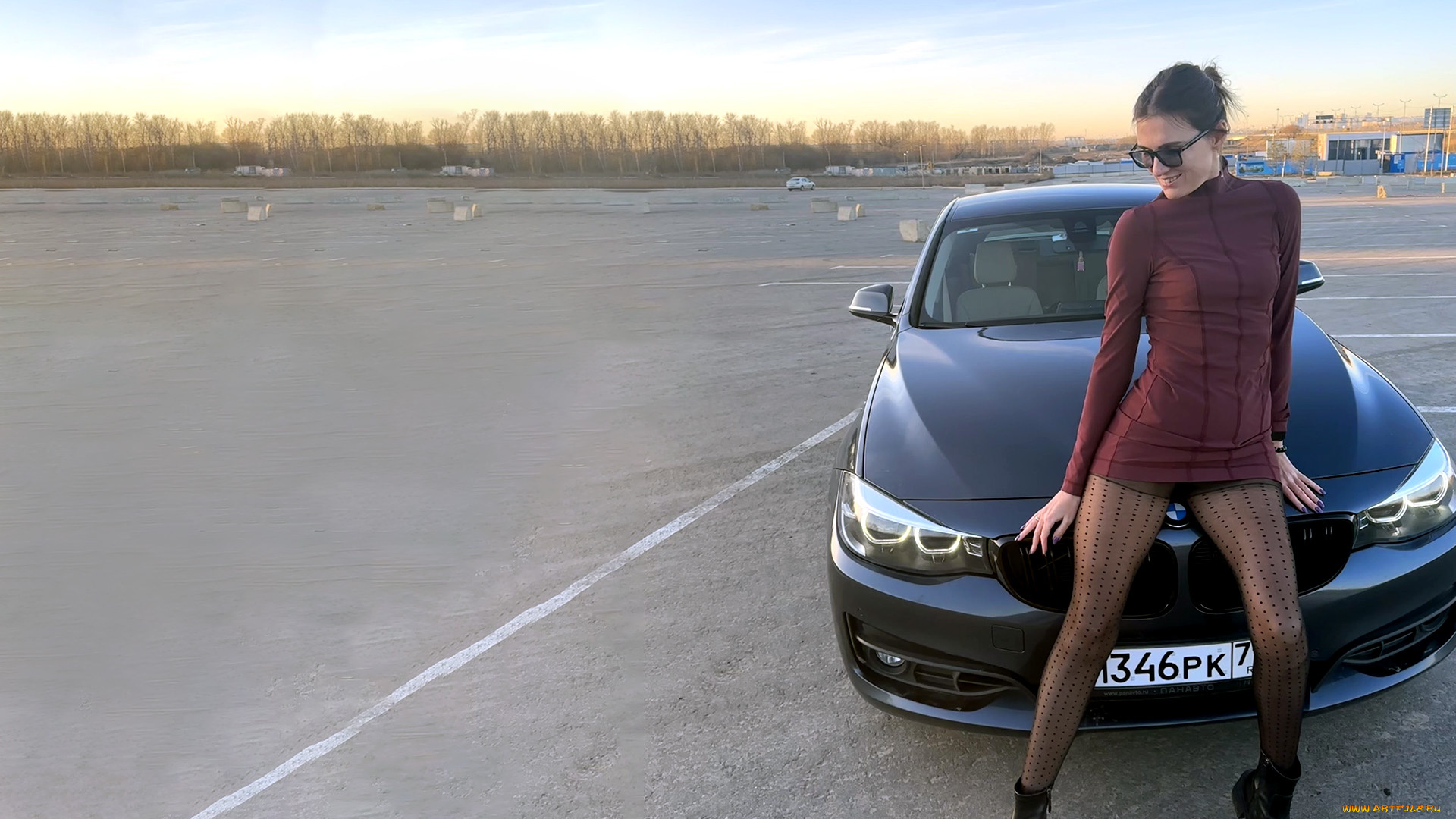 автомобили, -авто, с, девушками, красивая, девушка, upskirt, платье, короткое, задралось, приподняла, расставила, ноги, сидит, вид, спереди, тень