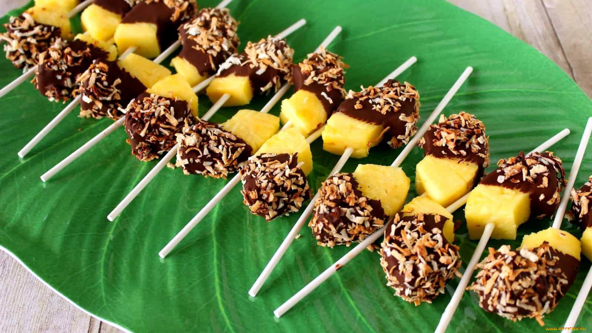 еда, ананас, десерт, орехи, шоколад