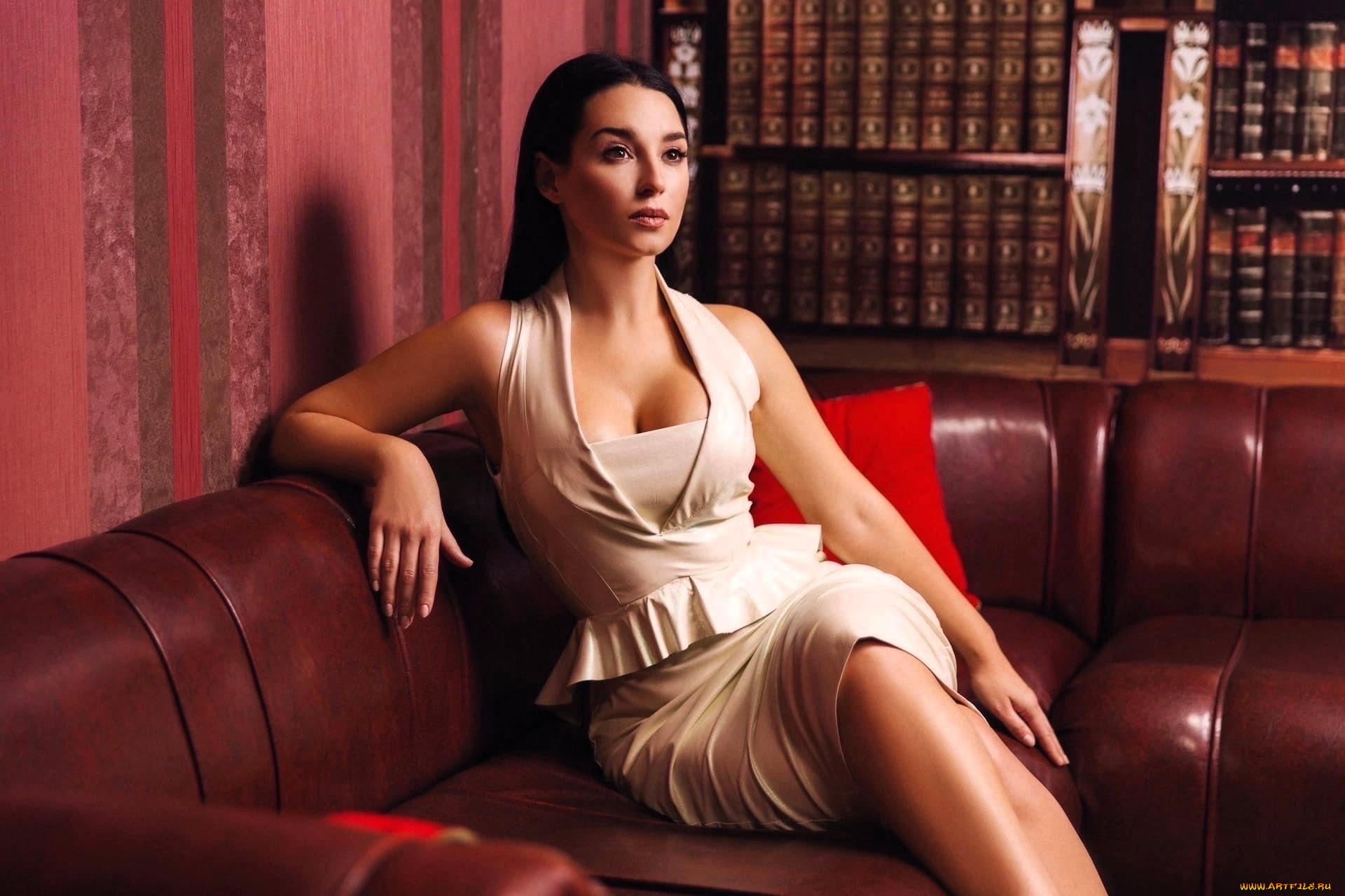 девушки, анна, шаховская, образ, косплей, платье, наряд, диван, полки, книги