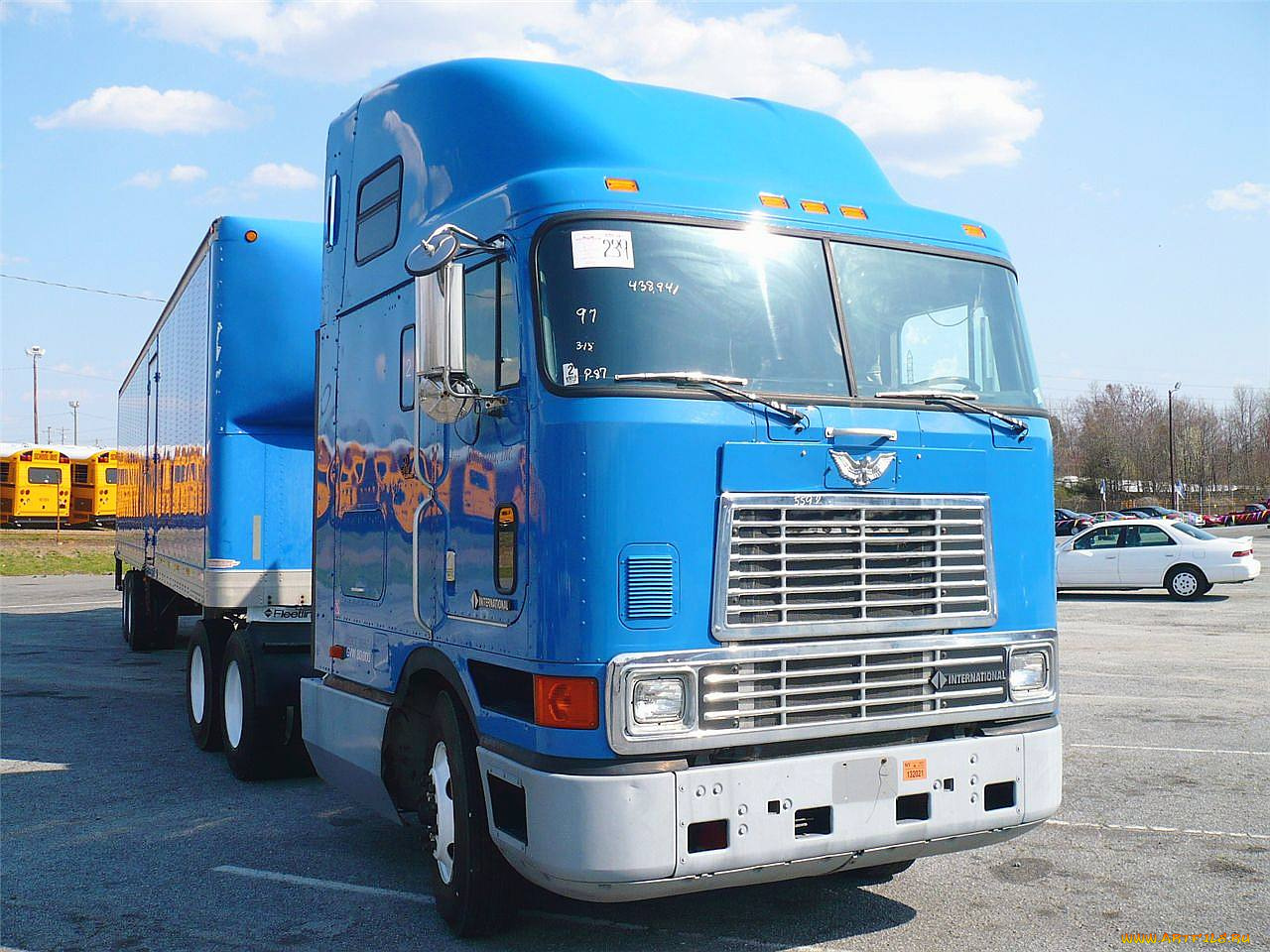 автомобили, international