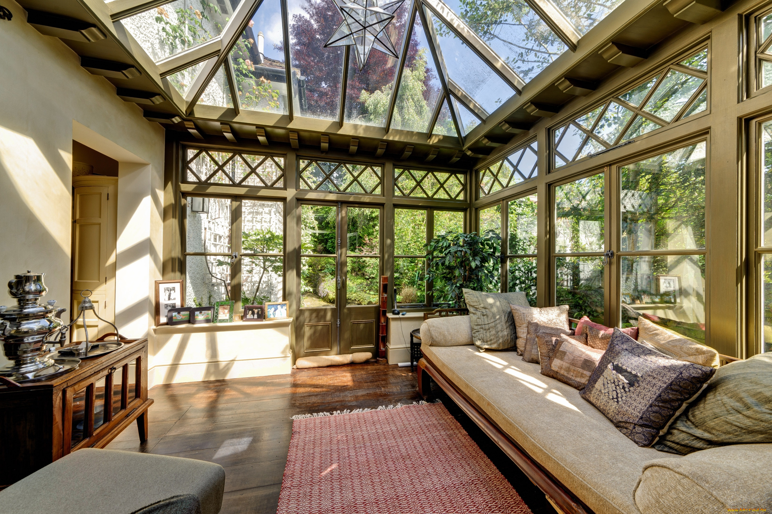 интерьер, веранды, террасы, балконы, диван, подушки, стекло