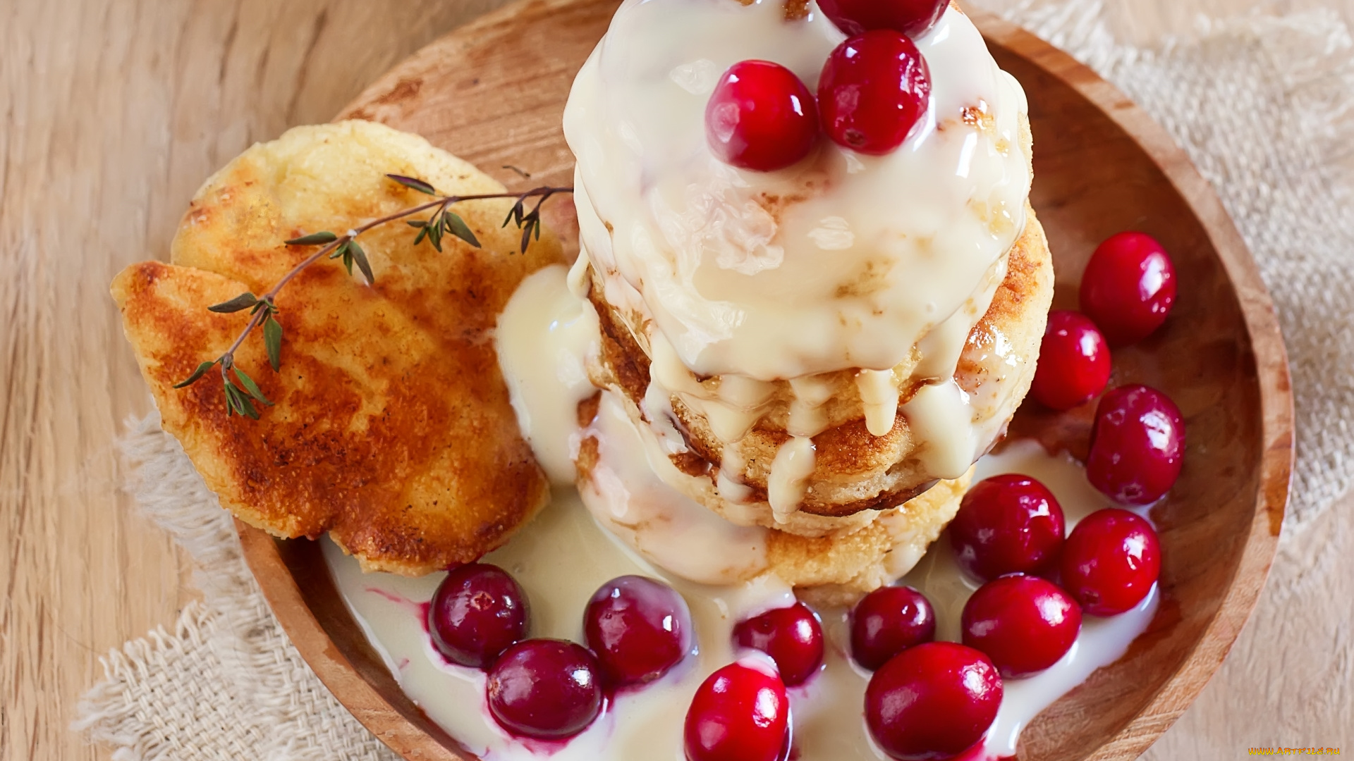 еда, блины, , оладьи, клюква, оладьи