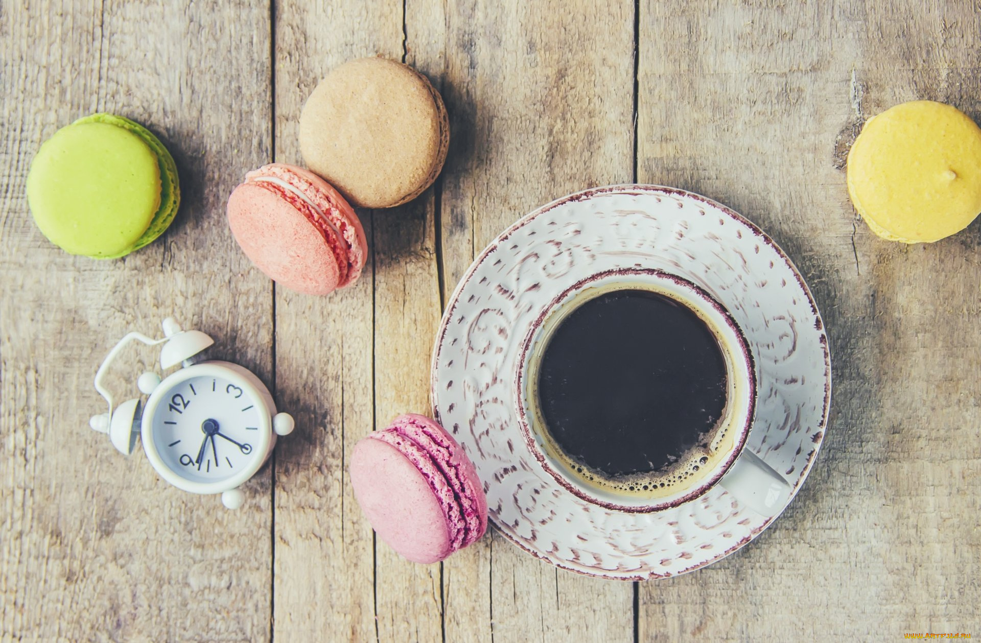 еда, макаруны, лакомство, печенье, ассорти, будильник