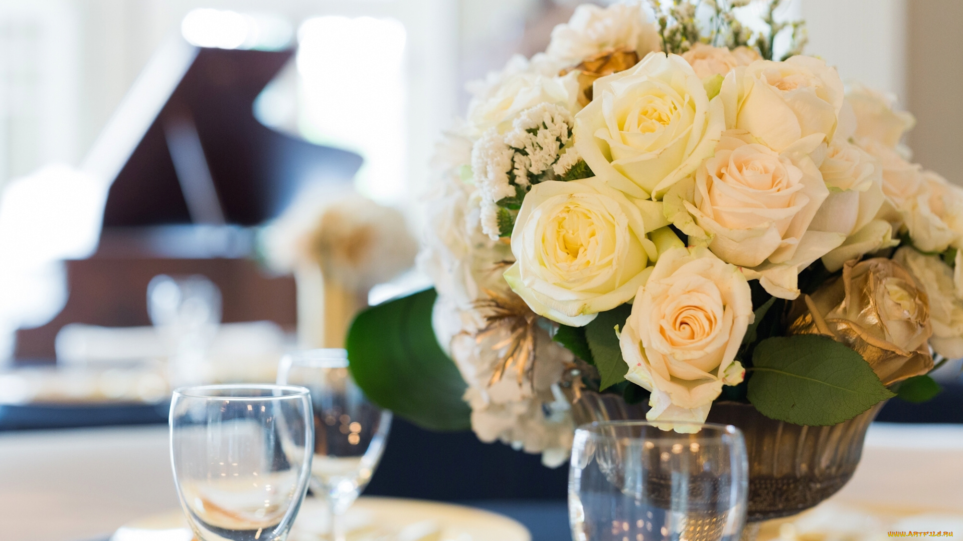 цветы, букеты, , композиции, букет, розы, бутоны, стол, бокалы