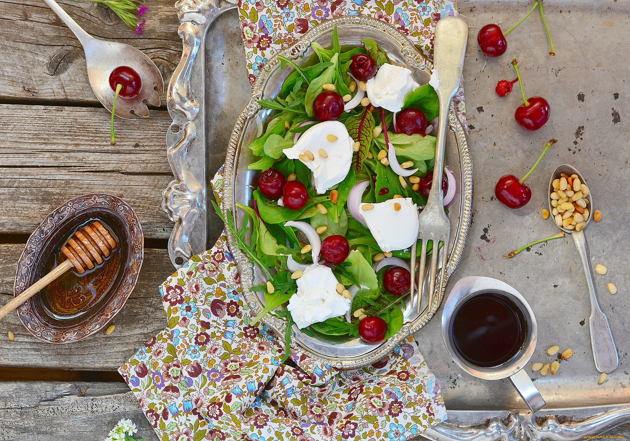 еда, салаты, , закуски, вишня, салат, орехи, сыр