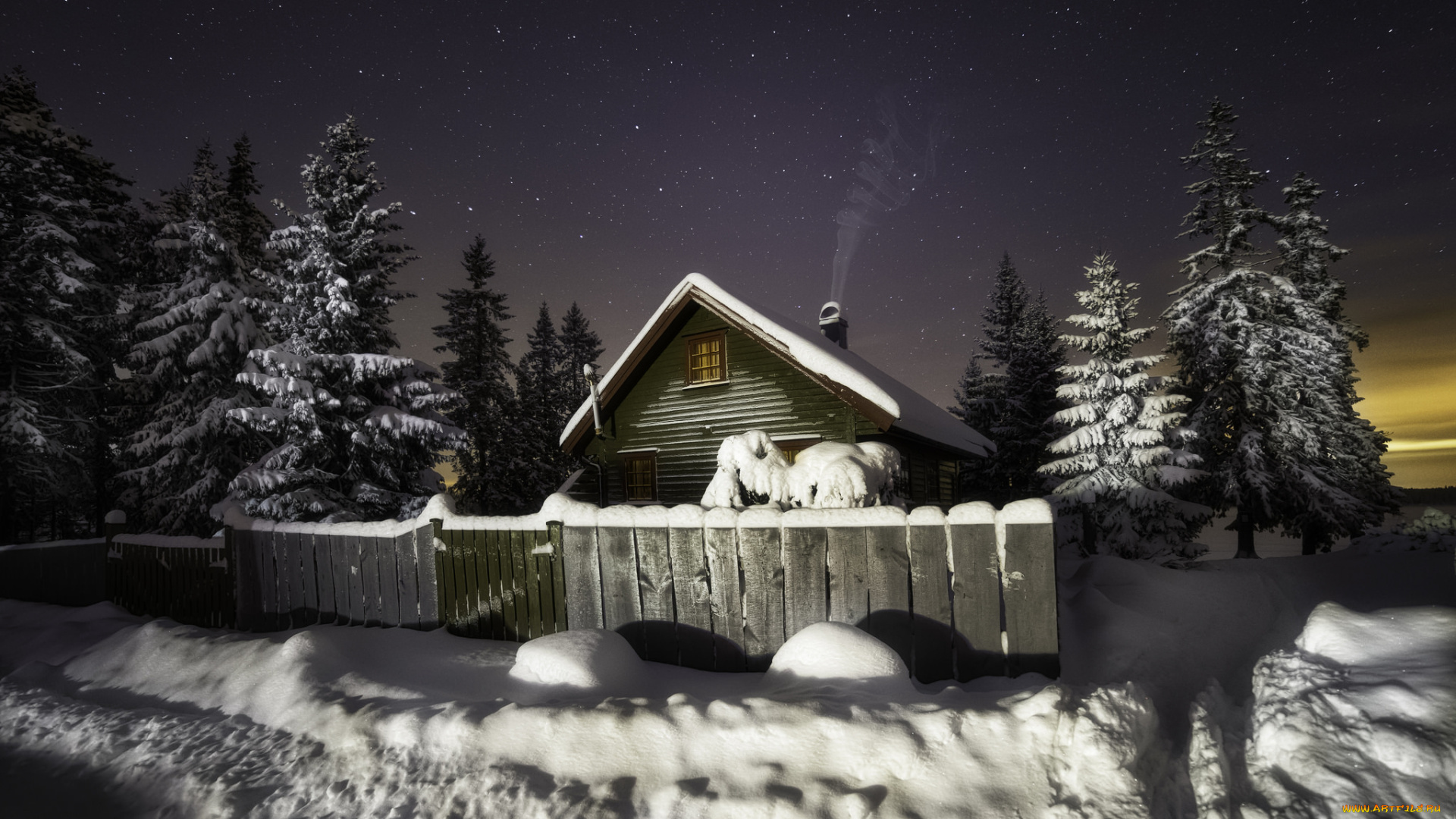природа, зима, ночь, лес, ели, снег, забор, избушка